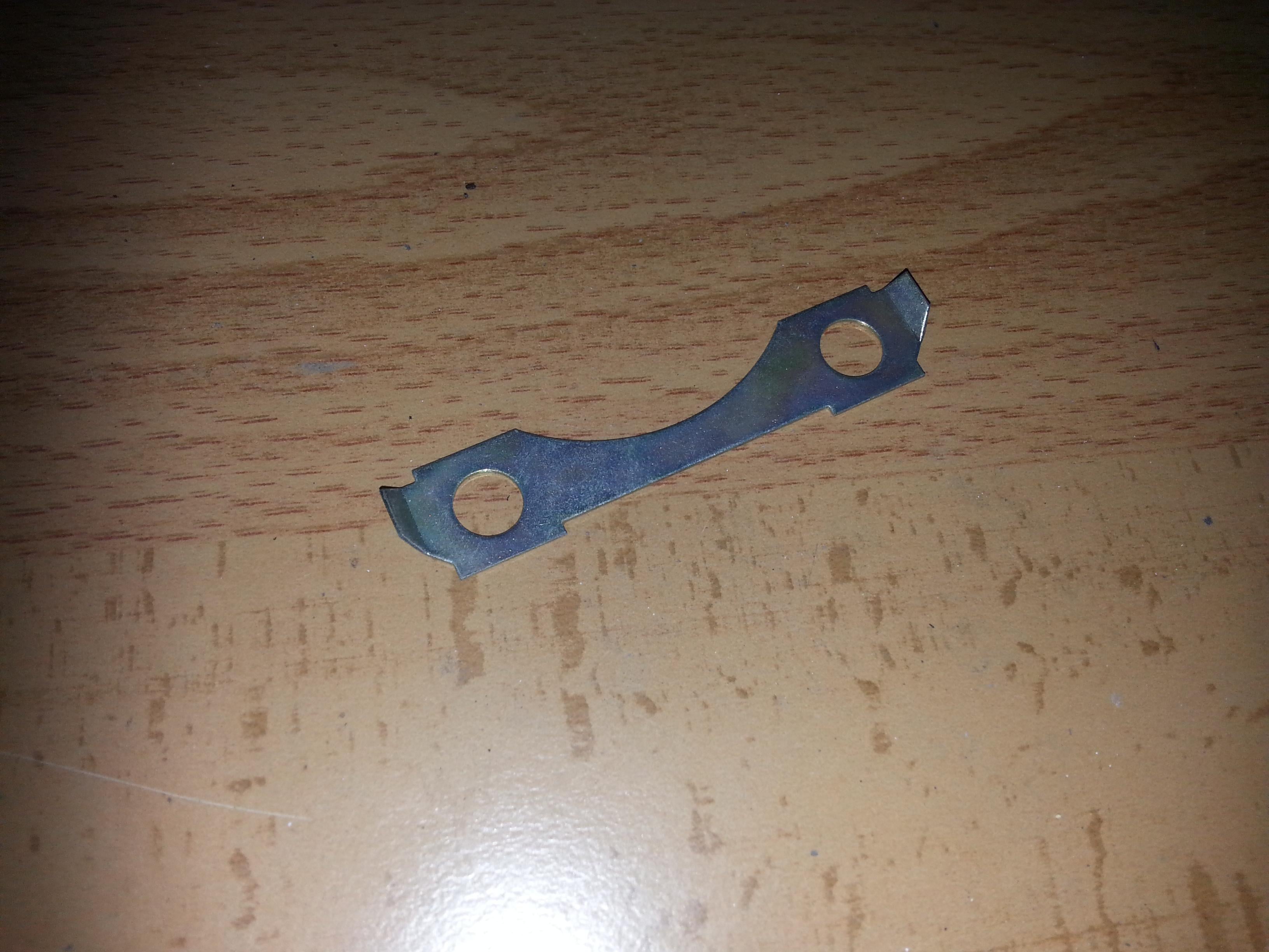 SET OF 2 NEW 11531251825 (Securing plate) set of 2