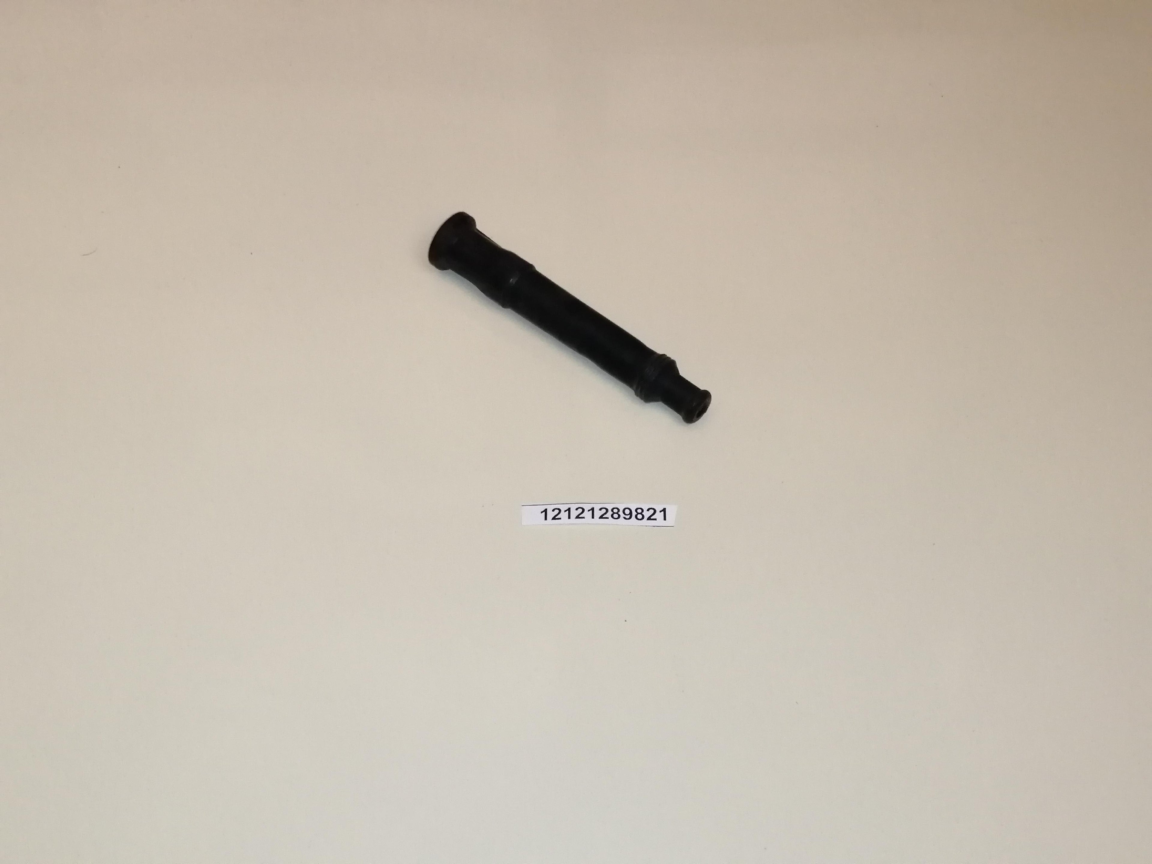 BMW E23, E24, E28, E30, E32, E34 Spark Plug Connector 12121289821 GENUINE