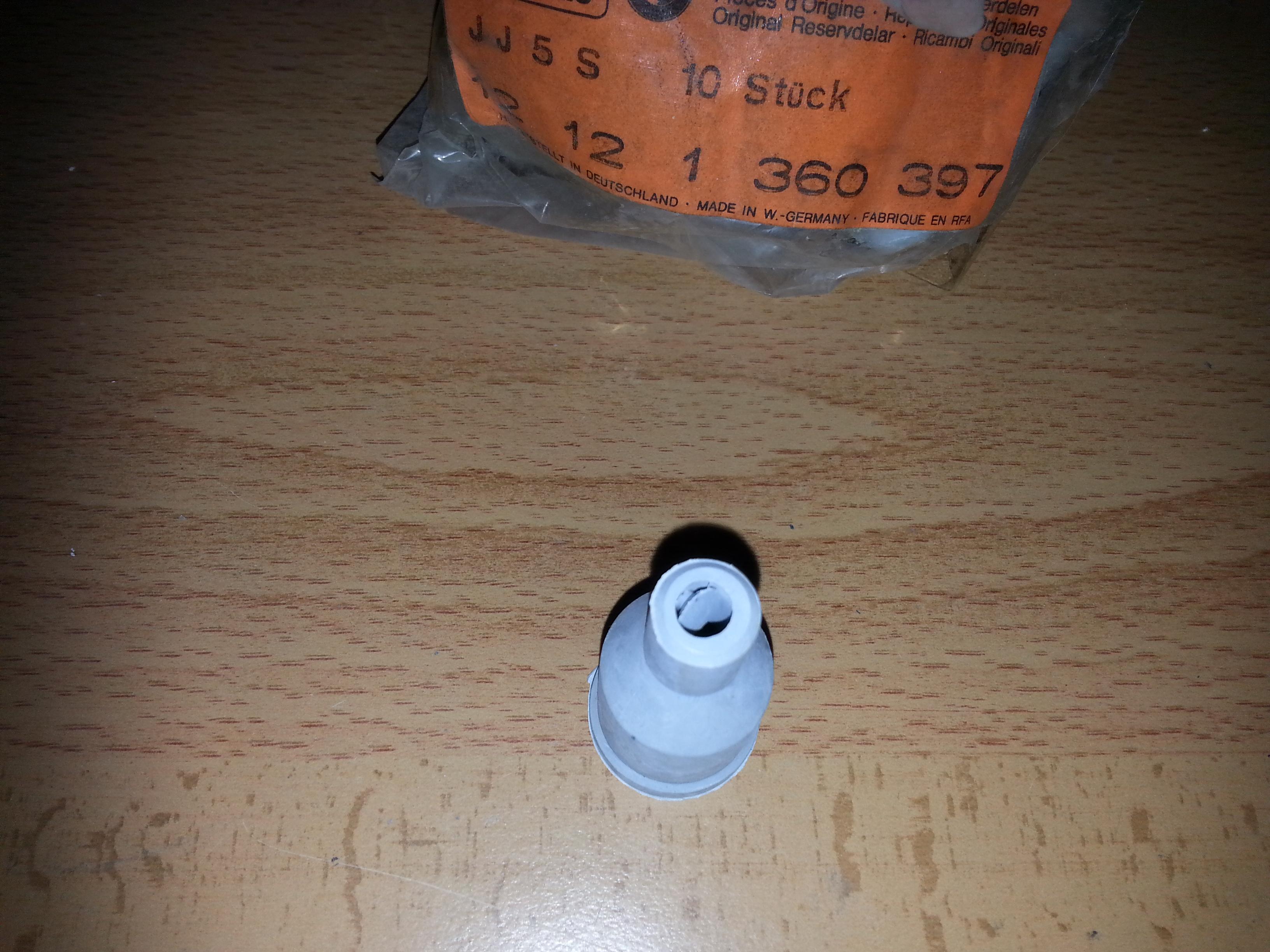 NEW OEM BMW 12121360397 Protection cap