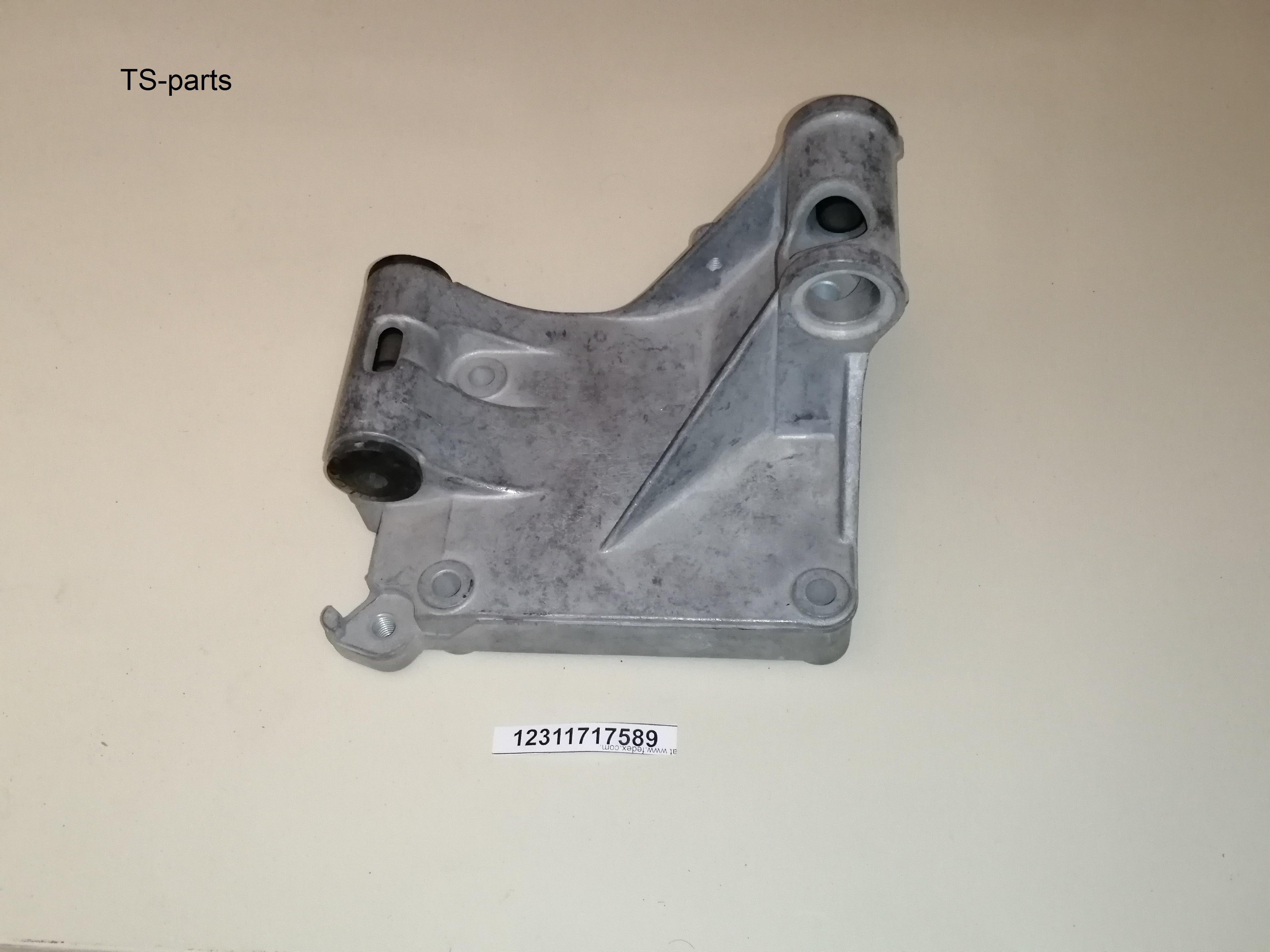 BMW Supporting Bracket 12311717589 E30, E34