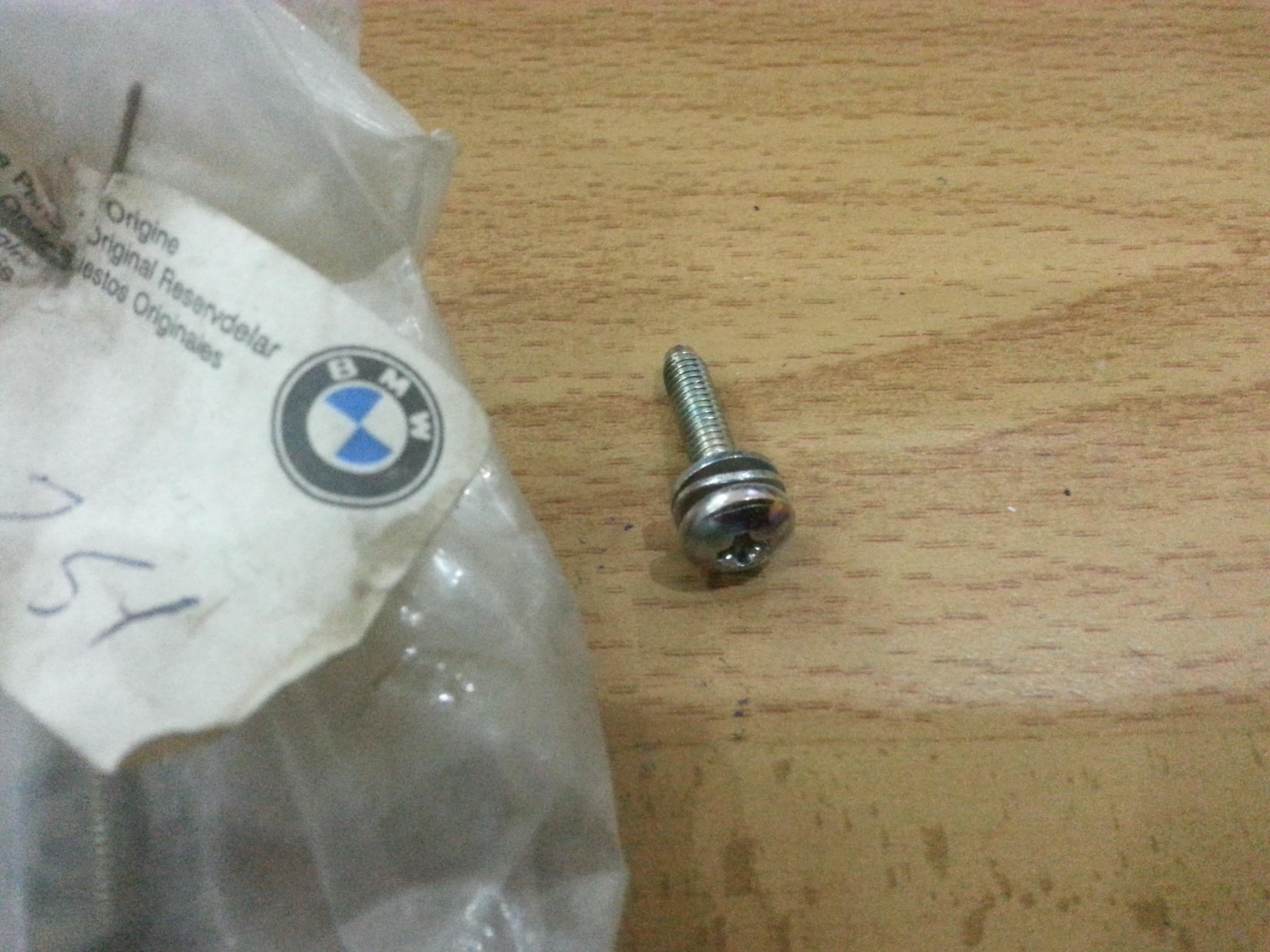 NEW OEM BMW 12311747251 Fillister-head screw