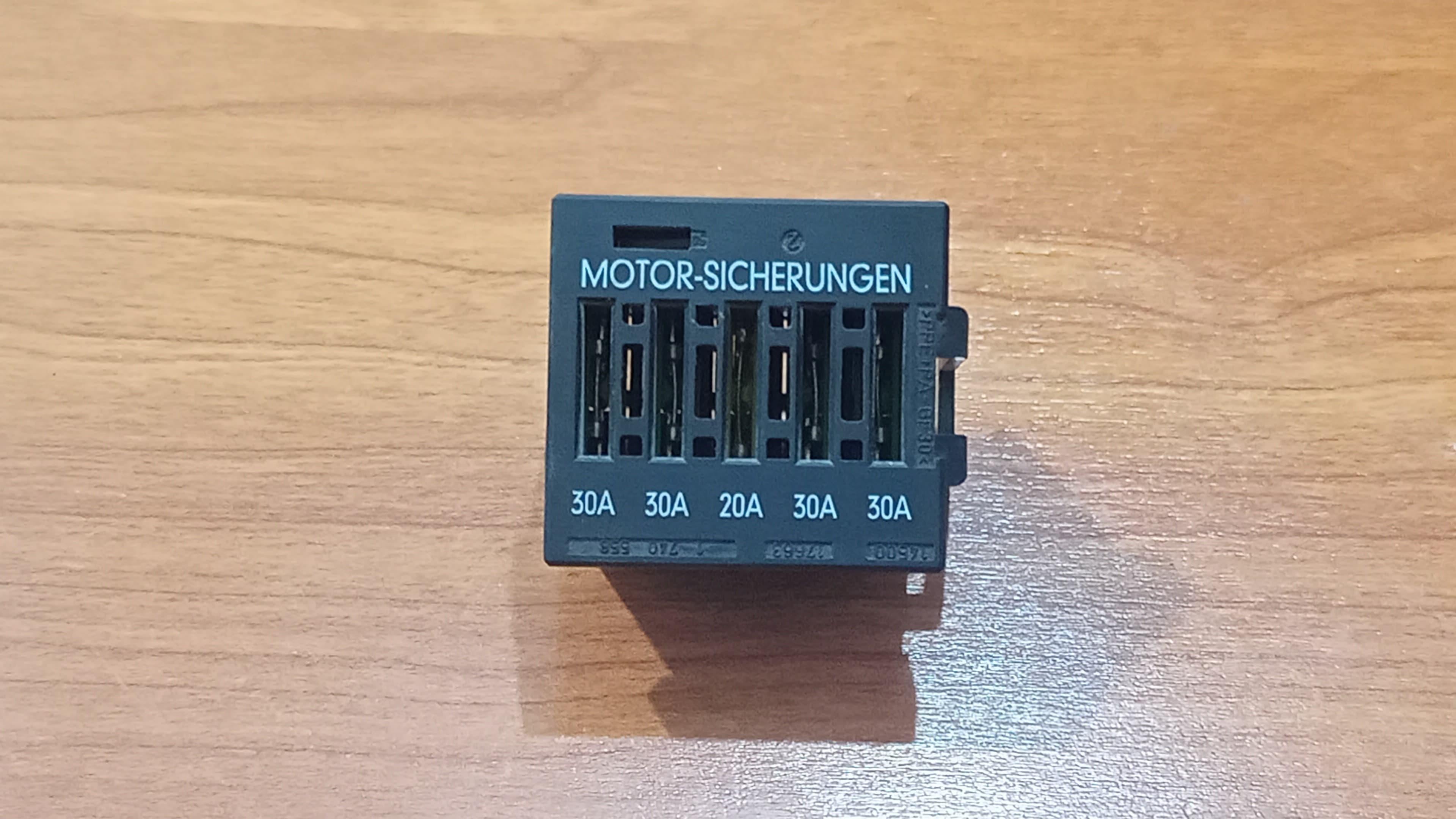 BMW E39, E46 Fuse 12521740558 GENUINE
