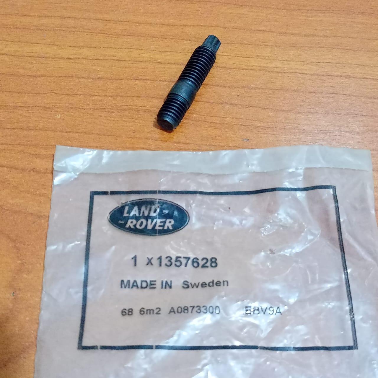 1357628 - LAND ROVER STUD