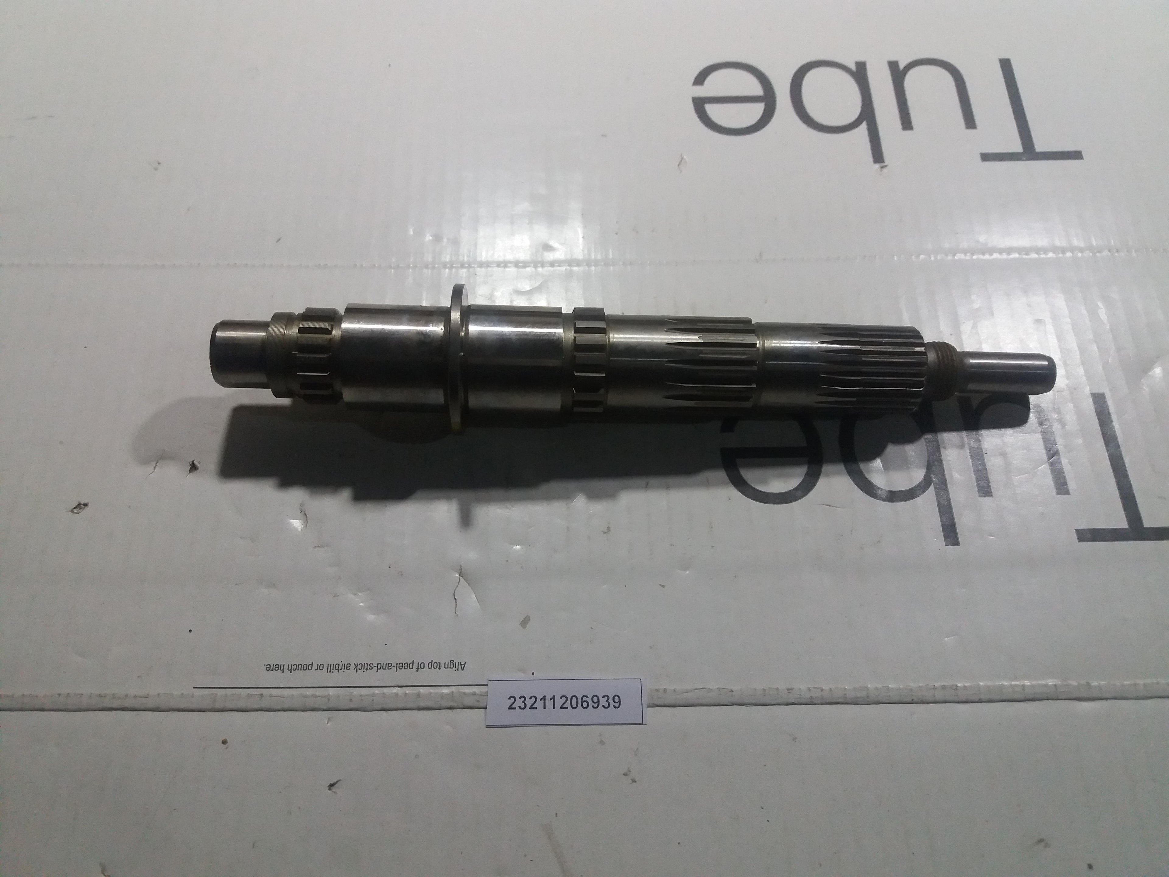 NEW GENUINE BMW 23211206939 Output shaft E12 E21 E28 E30