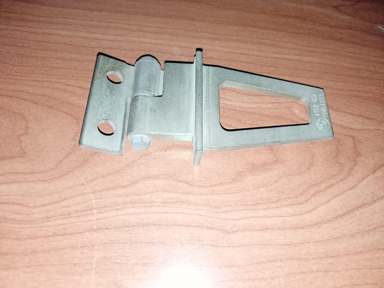 BMW E34 Left Upper Rear Door Hinge 41521934391 GENUINE