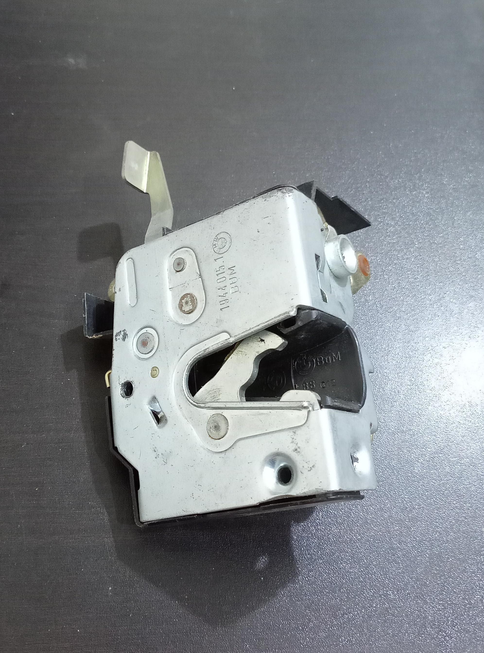 BMW 5 Series E34 Front Left Driver Side Door Lock Latch Actuator 51211944015
