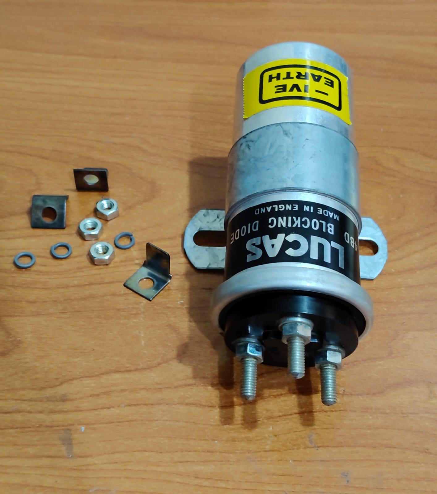 NEW GENUINE  land rover 573038 IGNITN COIL