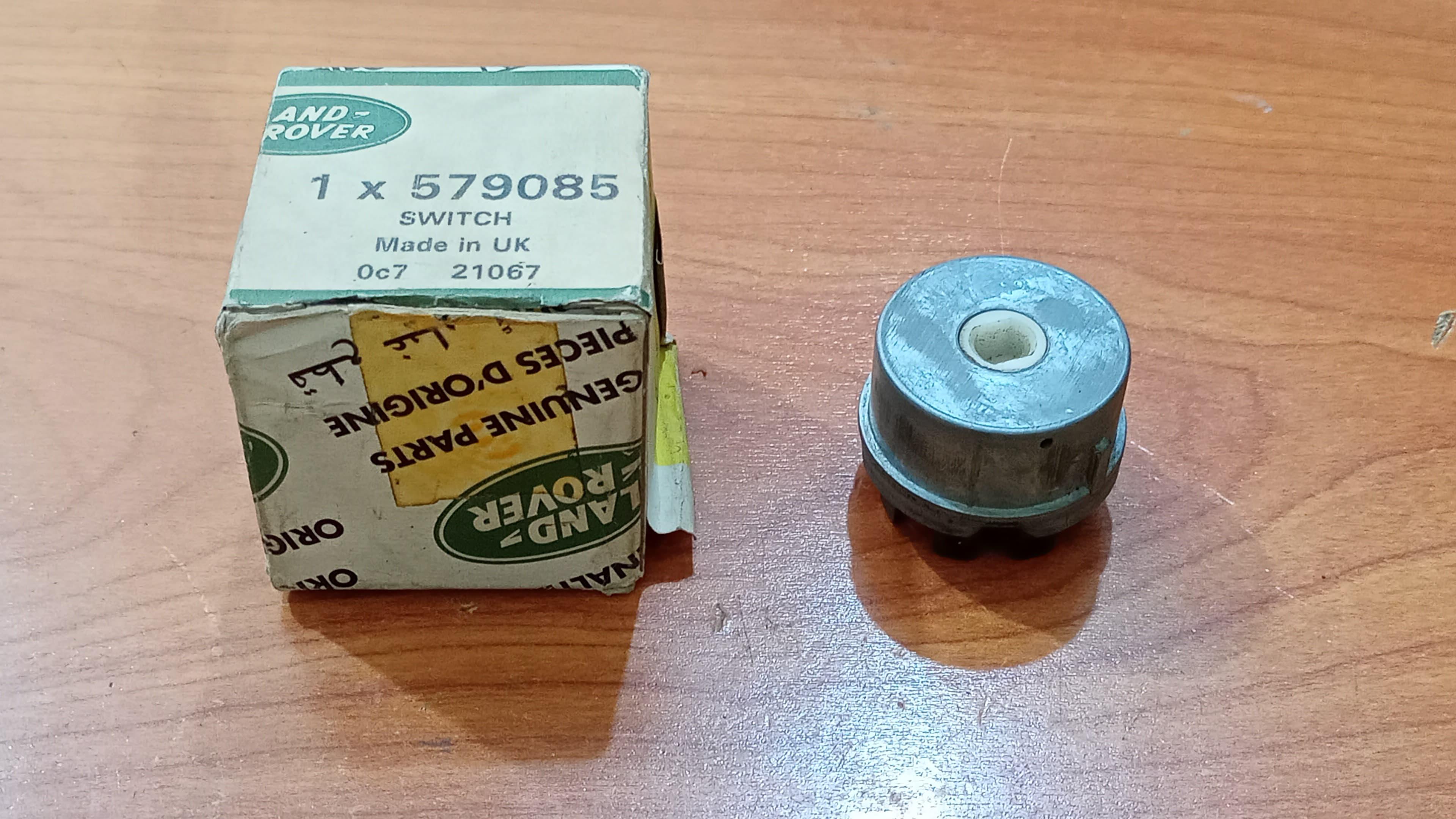 NEW GENUINE LAND ROVER 579085 SWITCH
