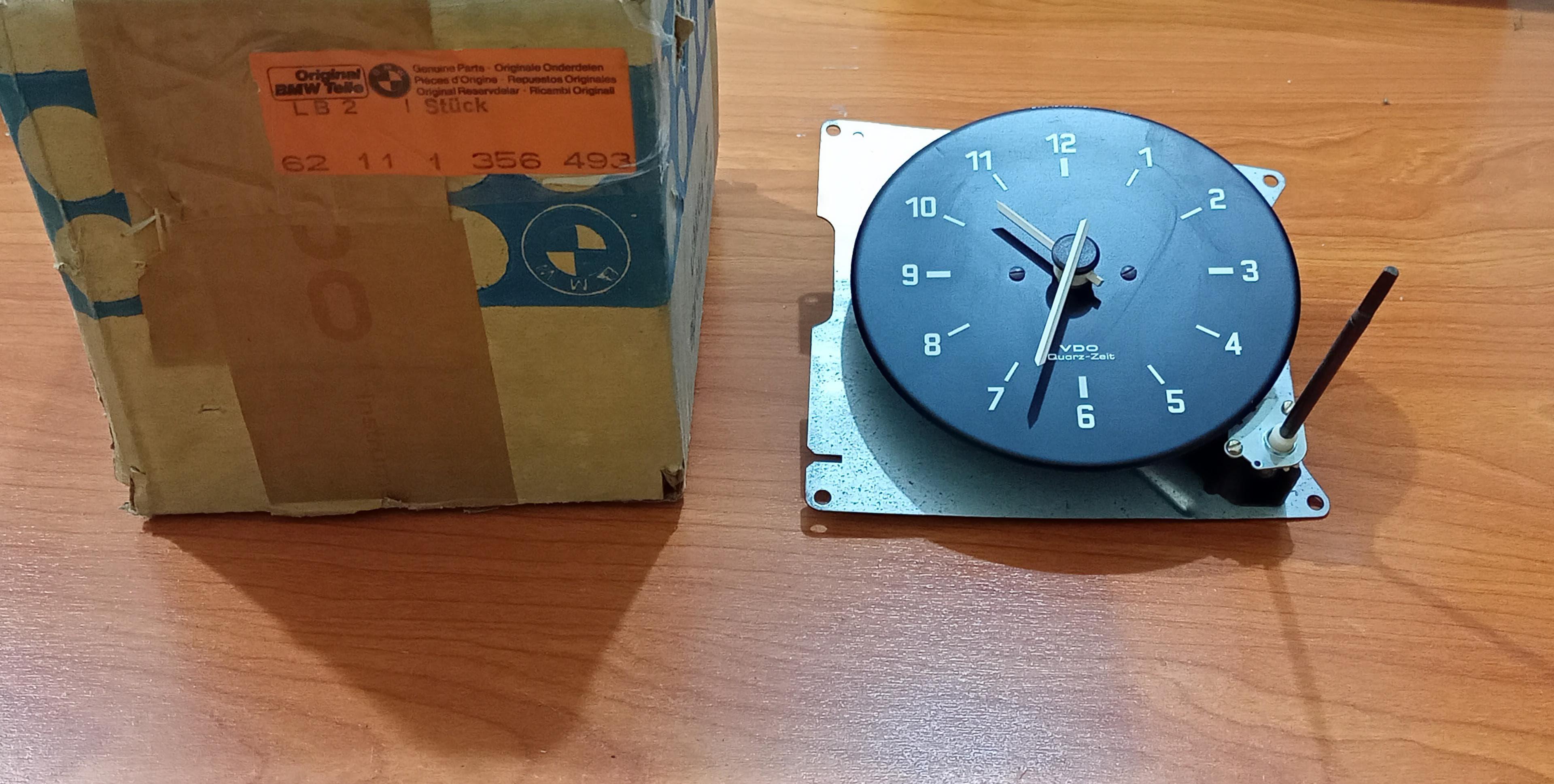 BMW 62111356493 5 Series E12 Dashboard Interior Analog Clock Element Genuine