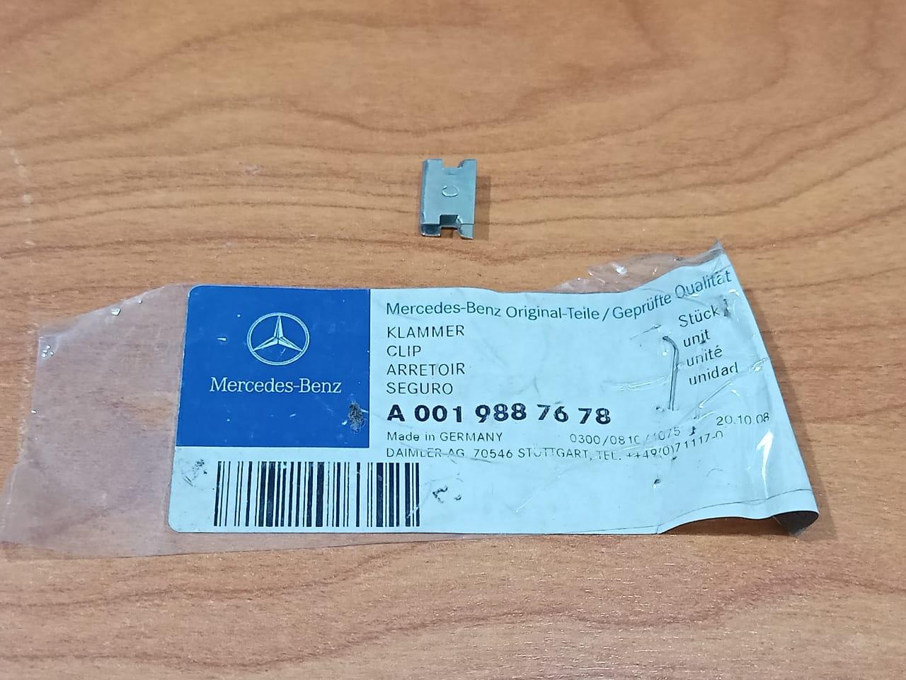 Mercedes W124 W201 Fender Moulding Trim Clip Genuine A0019887678