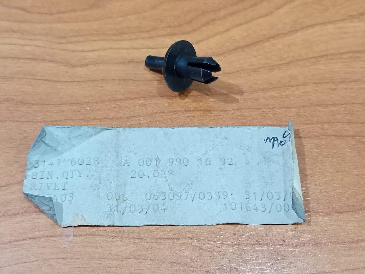 MERCEDES BENZ  A 0019901692 EXP A NSION RIVET