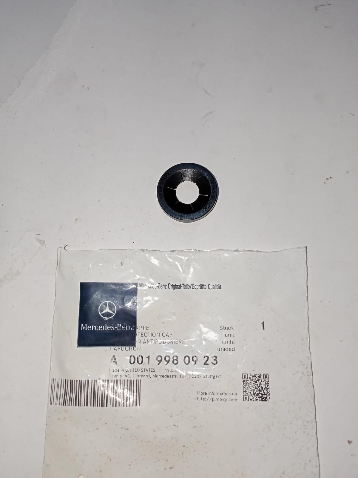 Mercedes-Benz Oil Feed Tube Dust Cap A0019980923