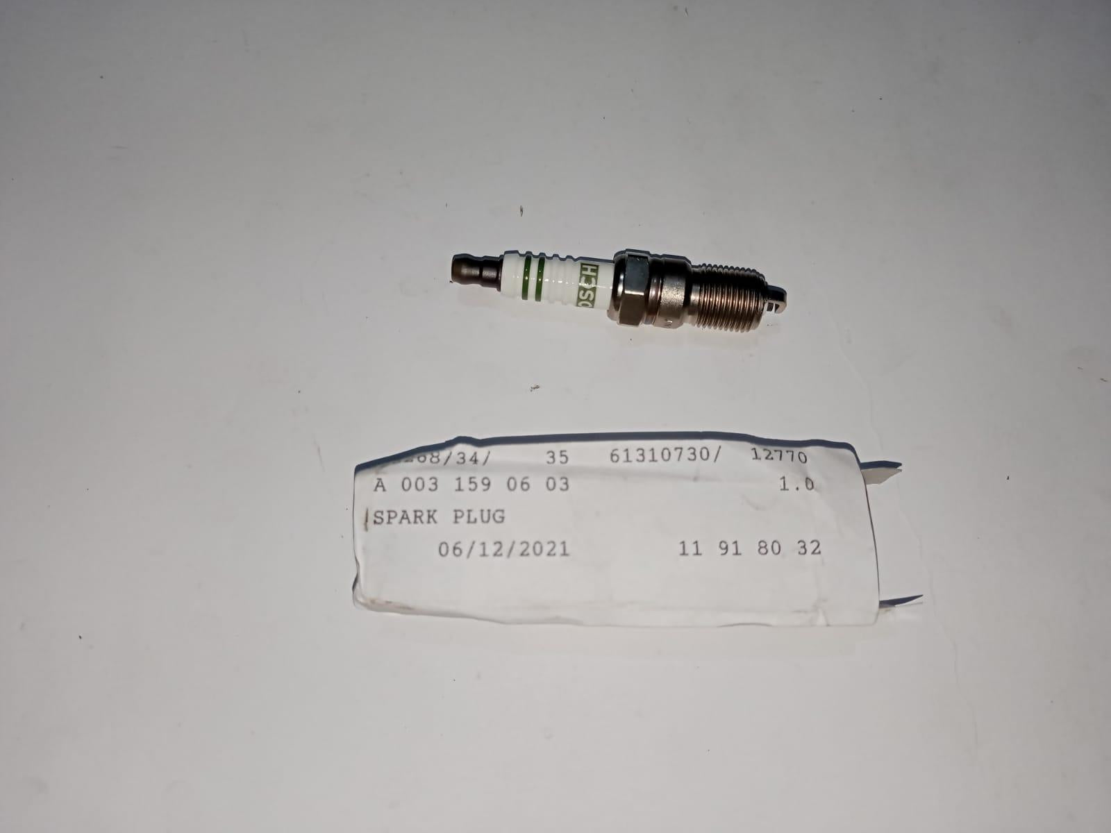 Mercedes-Benz M102 M103 Spark Plug 0031590603