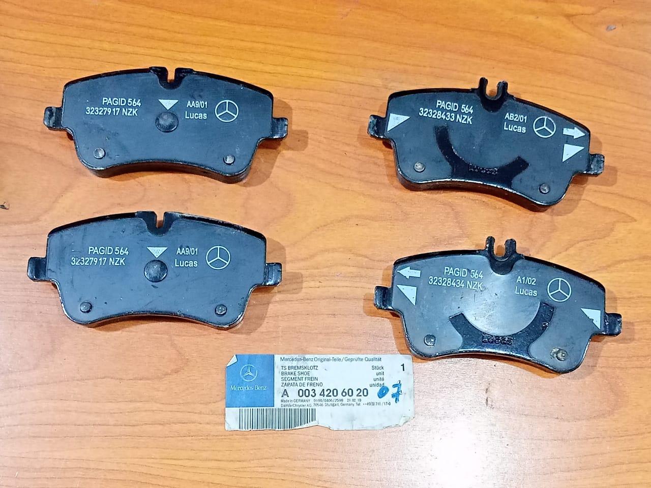 MERCEDES BENZ W203 Front Brake Pad Set A0034206020