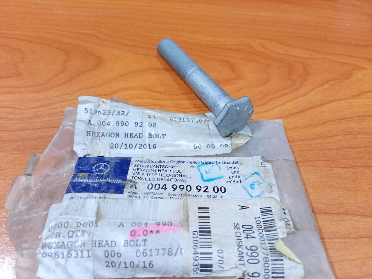 MERCEDES-BENZ C-CLASS W203 W204 W212 HEXAGON HEAD BOLT A0049909200