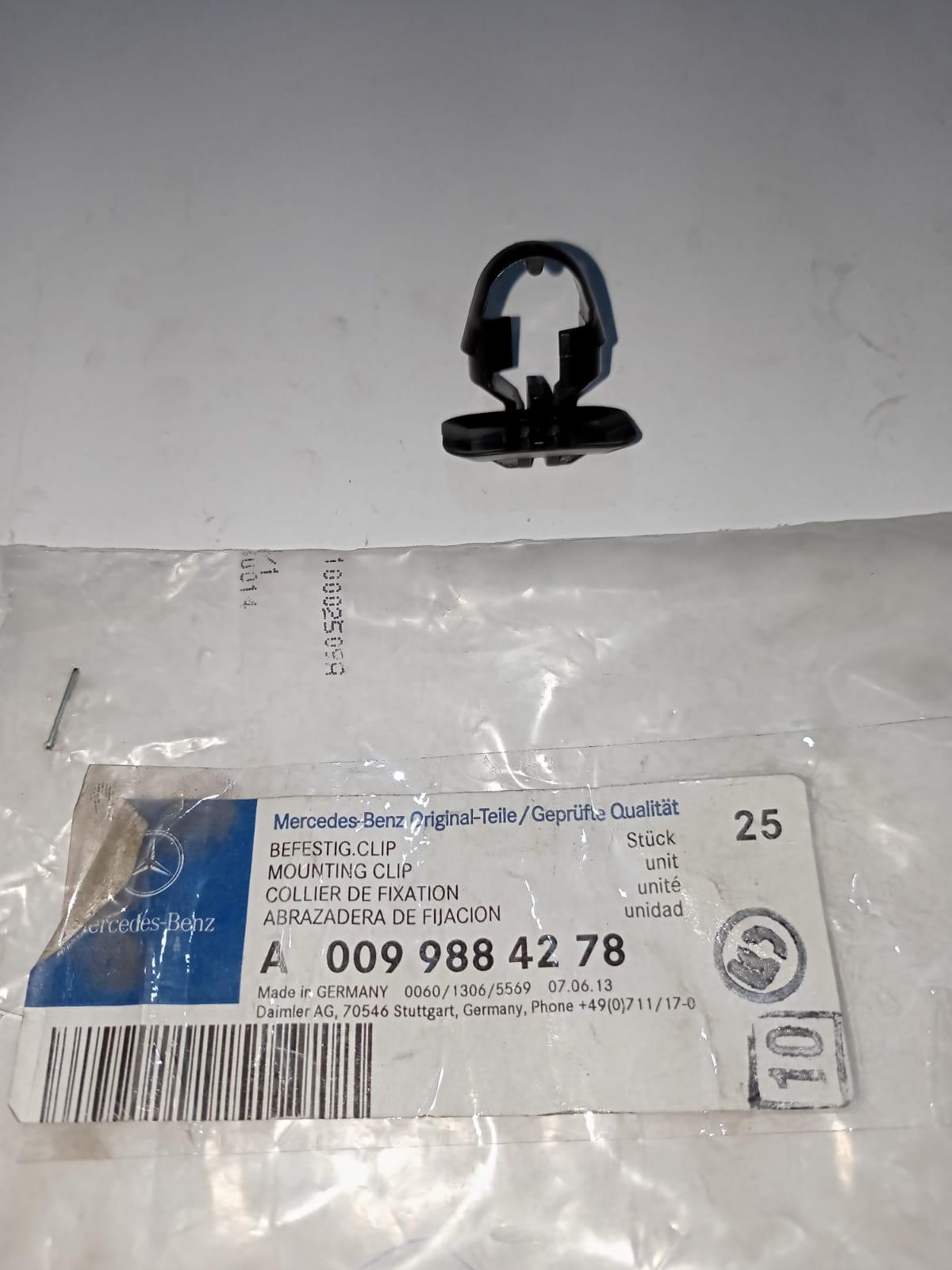 Mercedes-Benz Cover Clip A0099884278