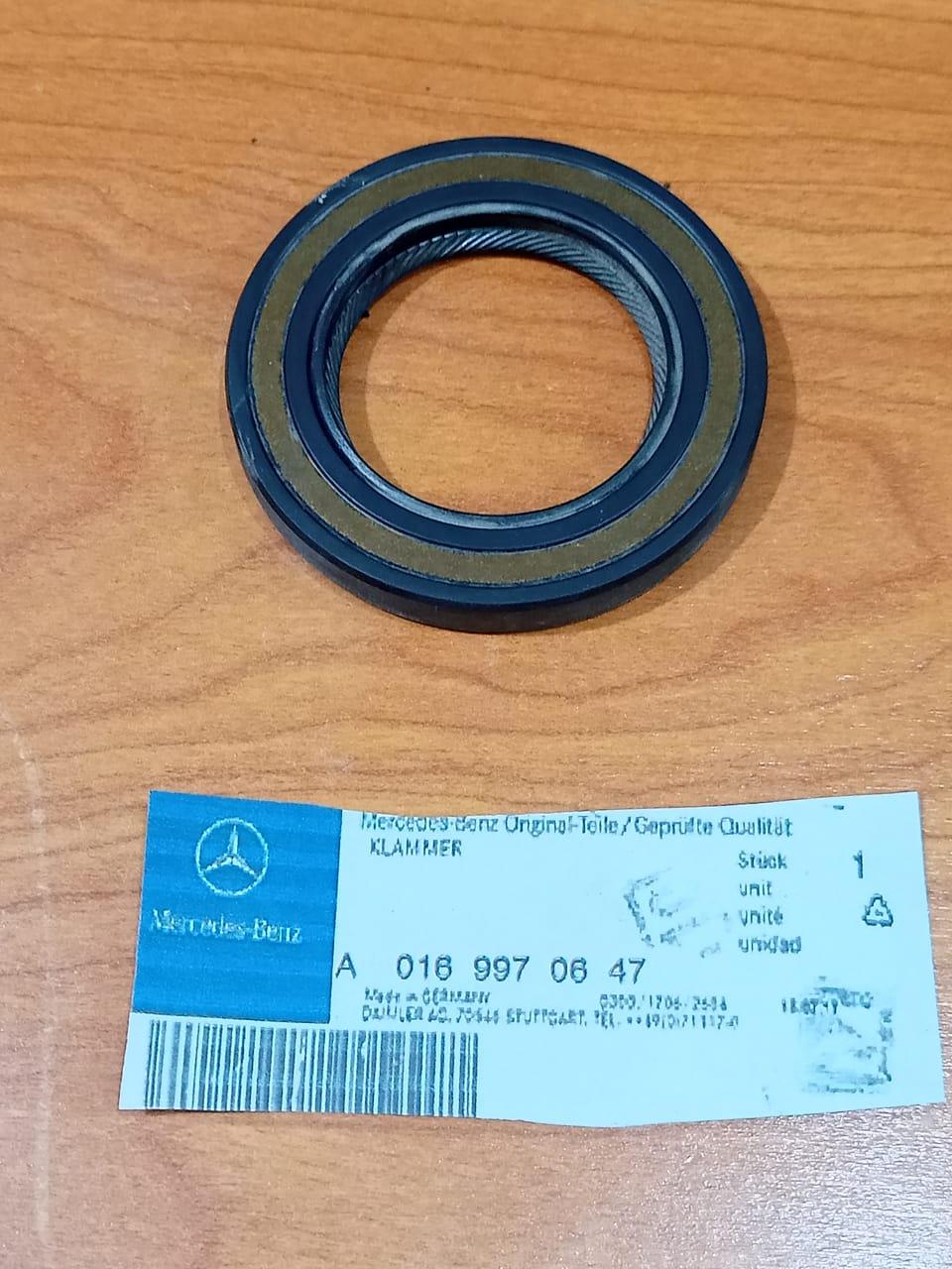 Mercedes-Benz W140 W220 Output Shaft Seal Ring