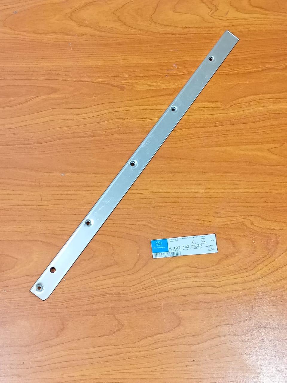 A1237822526 MERCEDES W116 W123 ROOF FRONT LEFT SLIDING RAIL GENUINE NEW