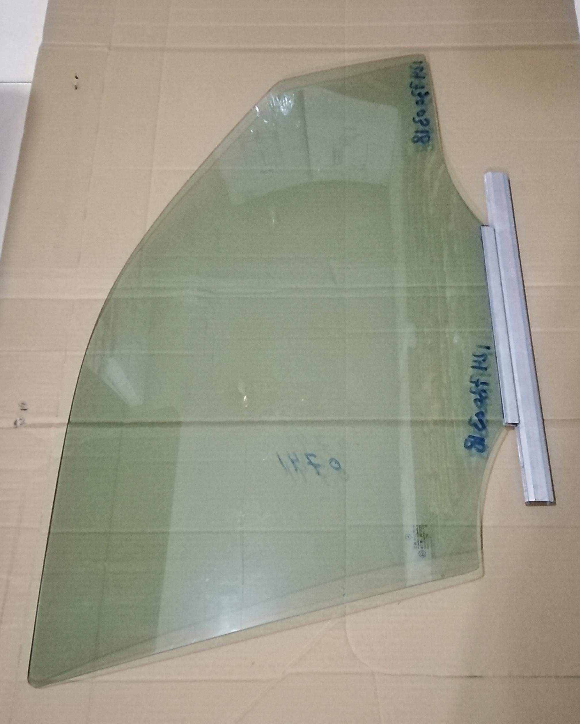 MERCEDES Sigla NOS 86-93 300E Glass Rear Left 1247300318