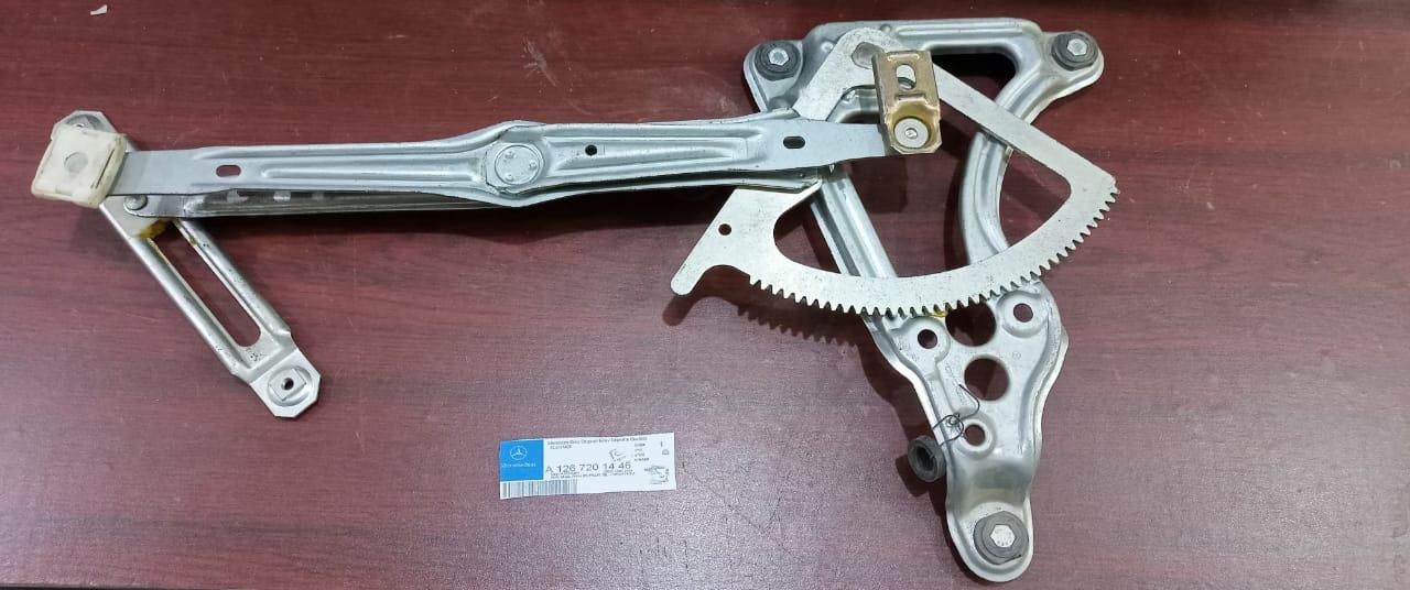 Mercedes-Benz W126 Right Window Regulator A1267201446
