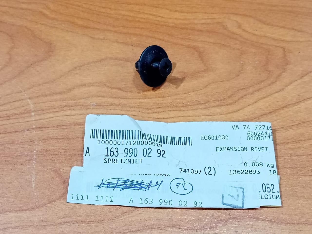 MERCEDES BENZ W164 W221 Rivet A1639900292