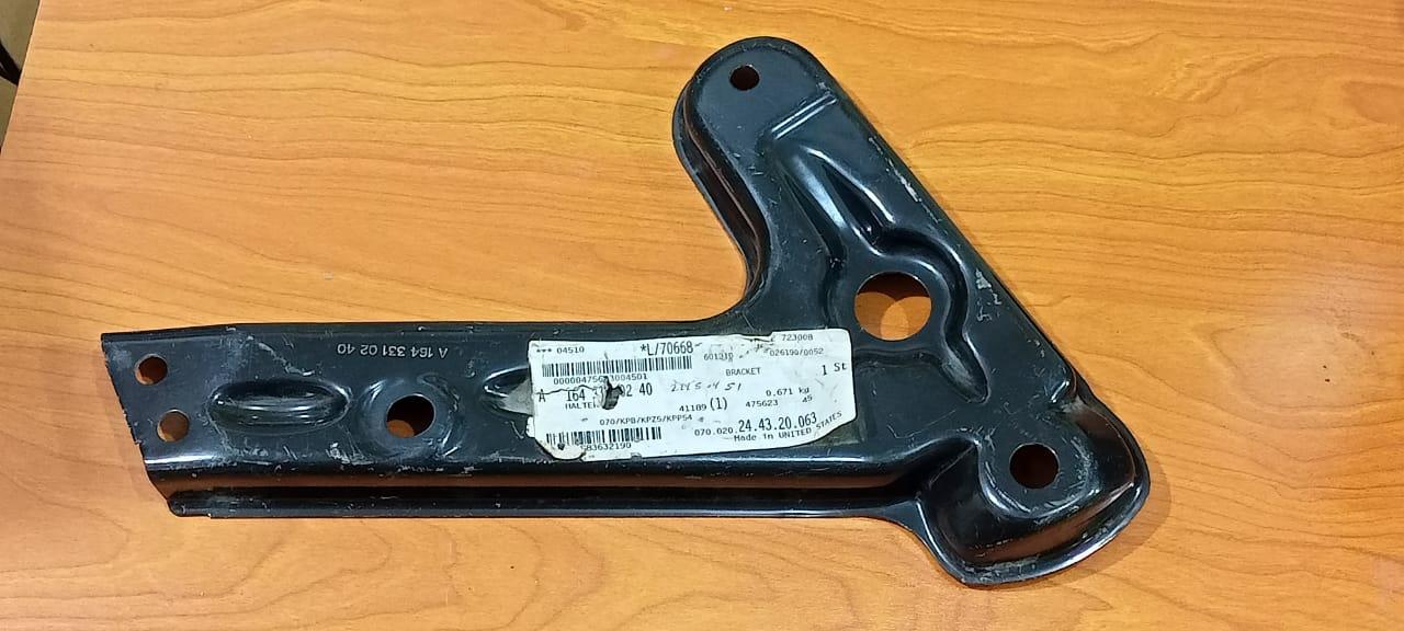 MERCEDES GL450 X166 Front Subframe Brace Bracket
