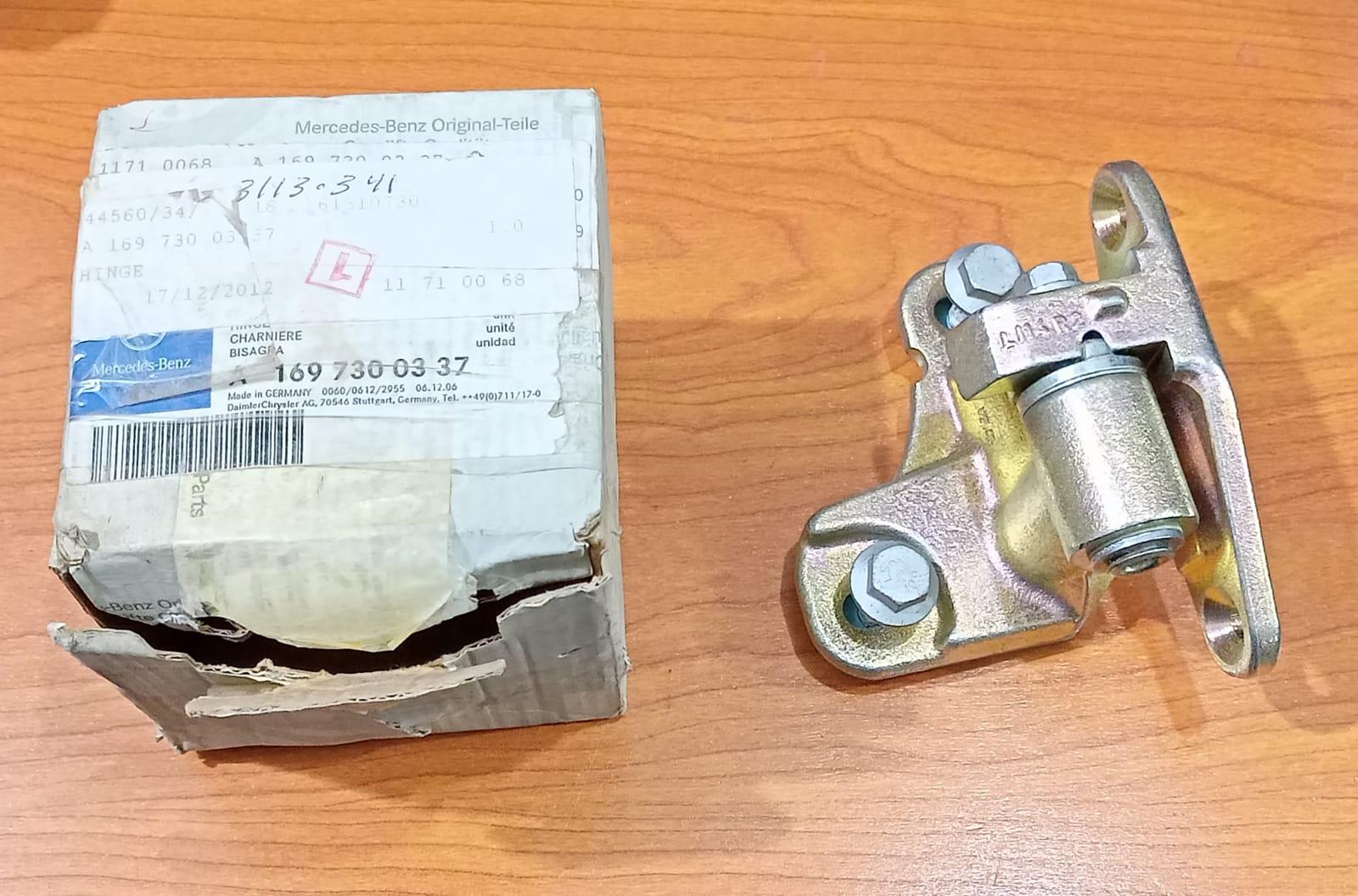 MERCEDES BENZ Hinge A1697300337 W169 W245