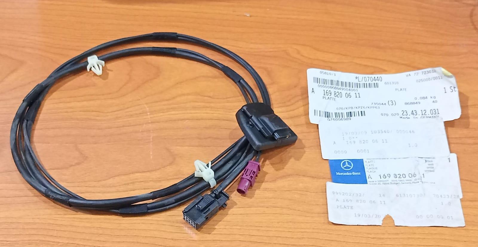 MERCEDES BENZ W221 Plate A1698200611