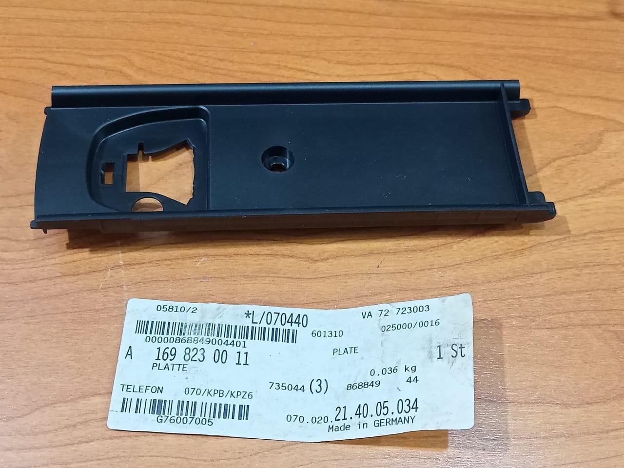 MERCEDES BENZ W169 W245 Armrest Telephone Plate A1698230011