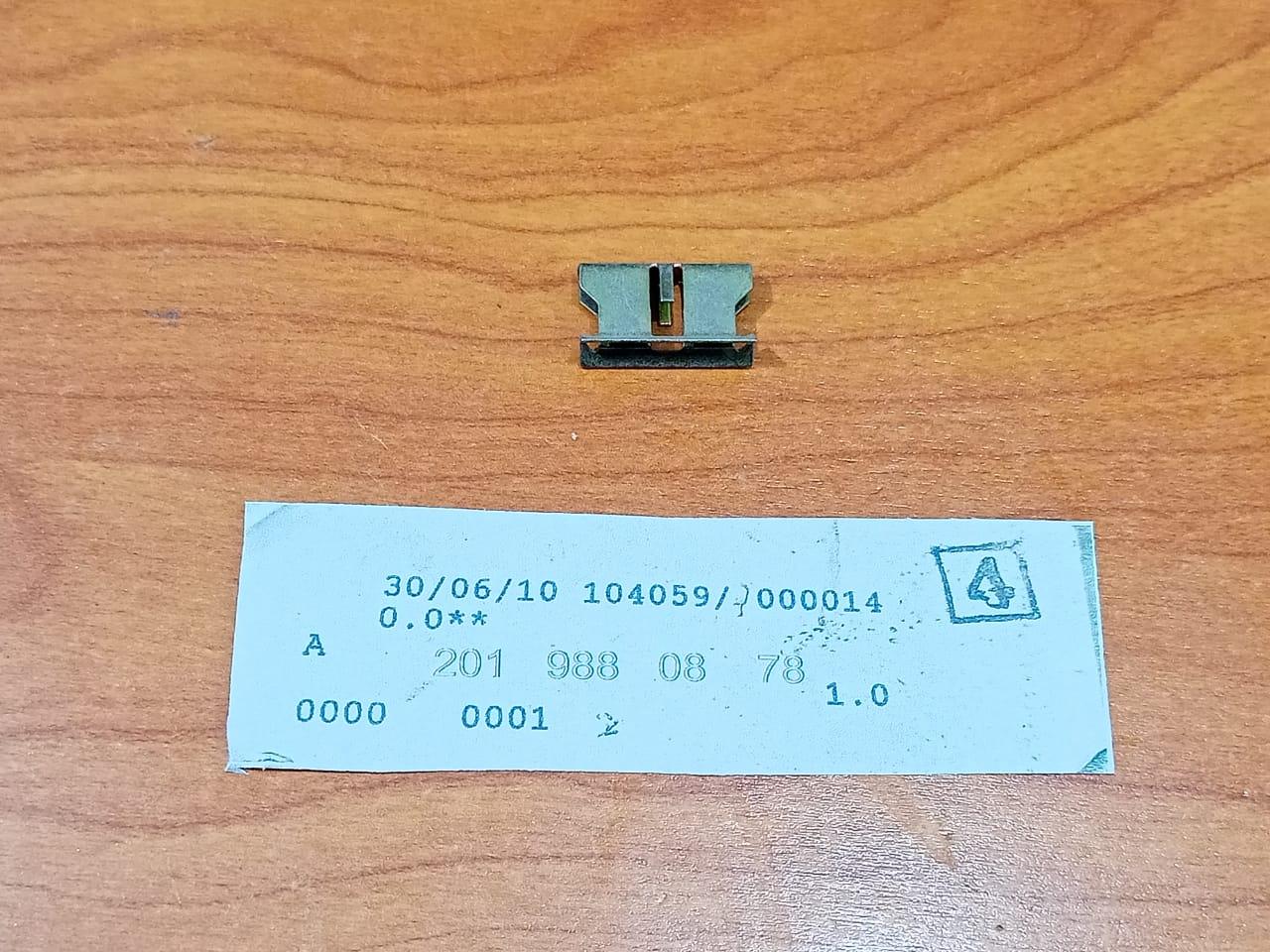 MERCEDES Benz A 2019880878  124 201 CLAMP FRONT DOOR ENTRANCE