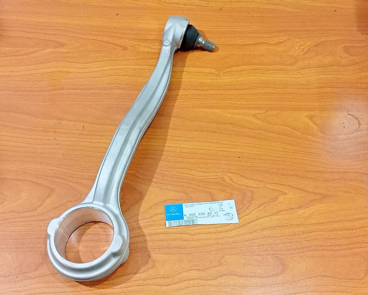 Mercedes-Benz C230 C350 Front Right Lower Control Arm