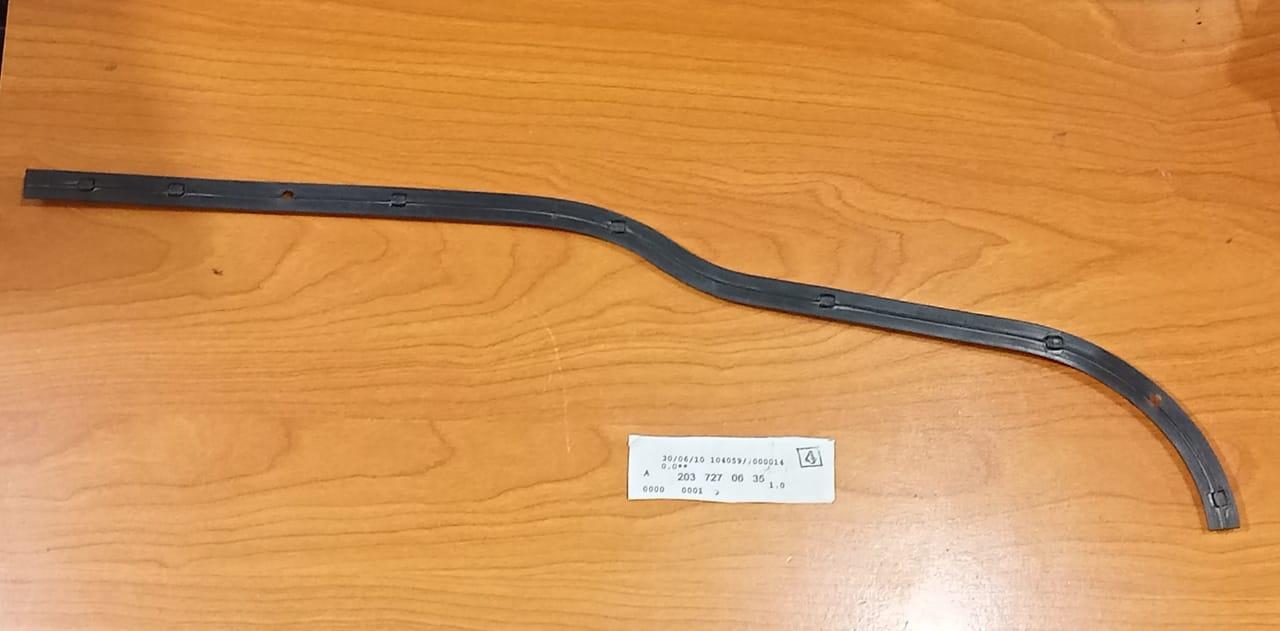 MERCEDES W203 Right Front Door Gasket A2037202278
