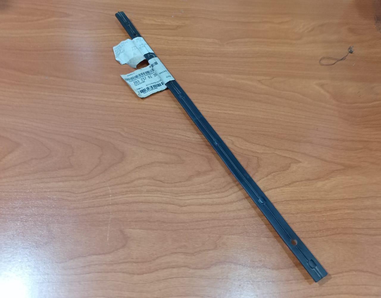 Mercedes-Benz W203 Guide Rail A2037370135