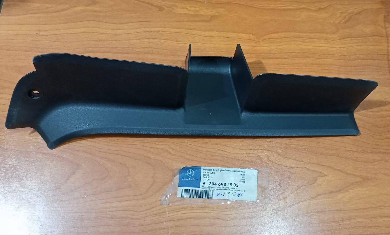 MERCEDES GLK350 X204 Tailgate Hinge Trim Cover
