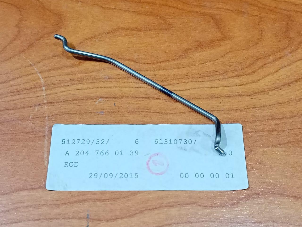 MERCEDES BENZ C300 Front Left Door Lock Rod A2047660139