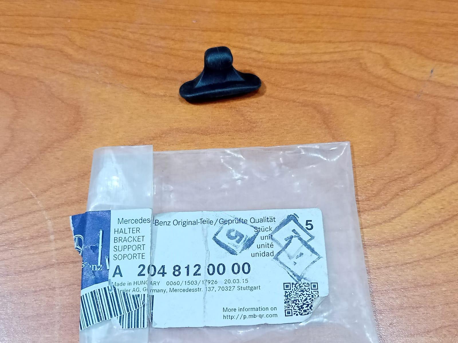 MERCEDES BENZ A2048120000 W126 W140 BRACKET