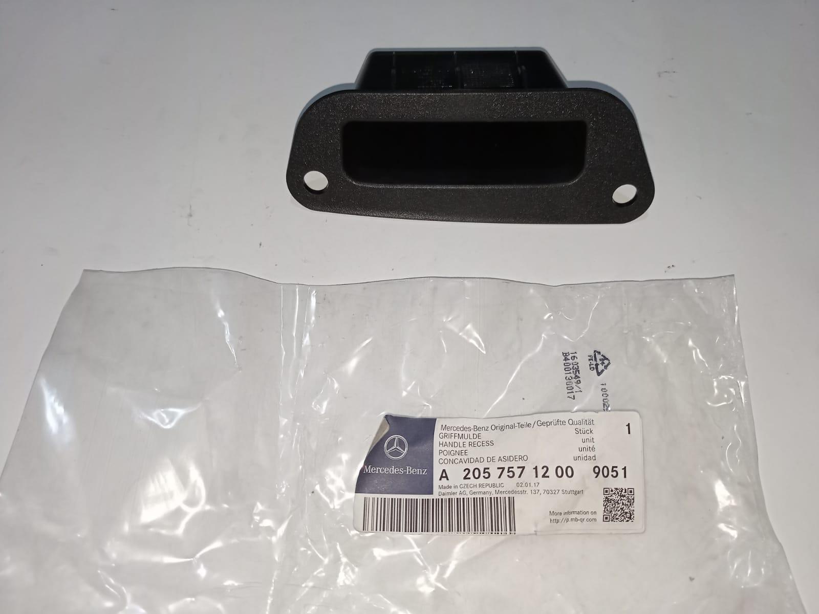 Mercedes-Benz W205 Inside Handle 20575712009051