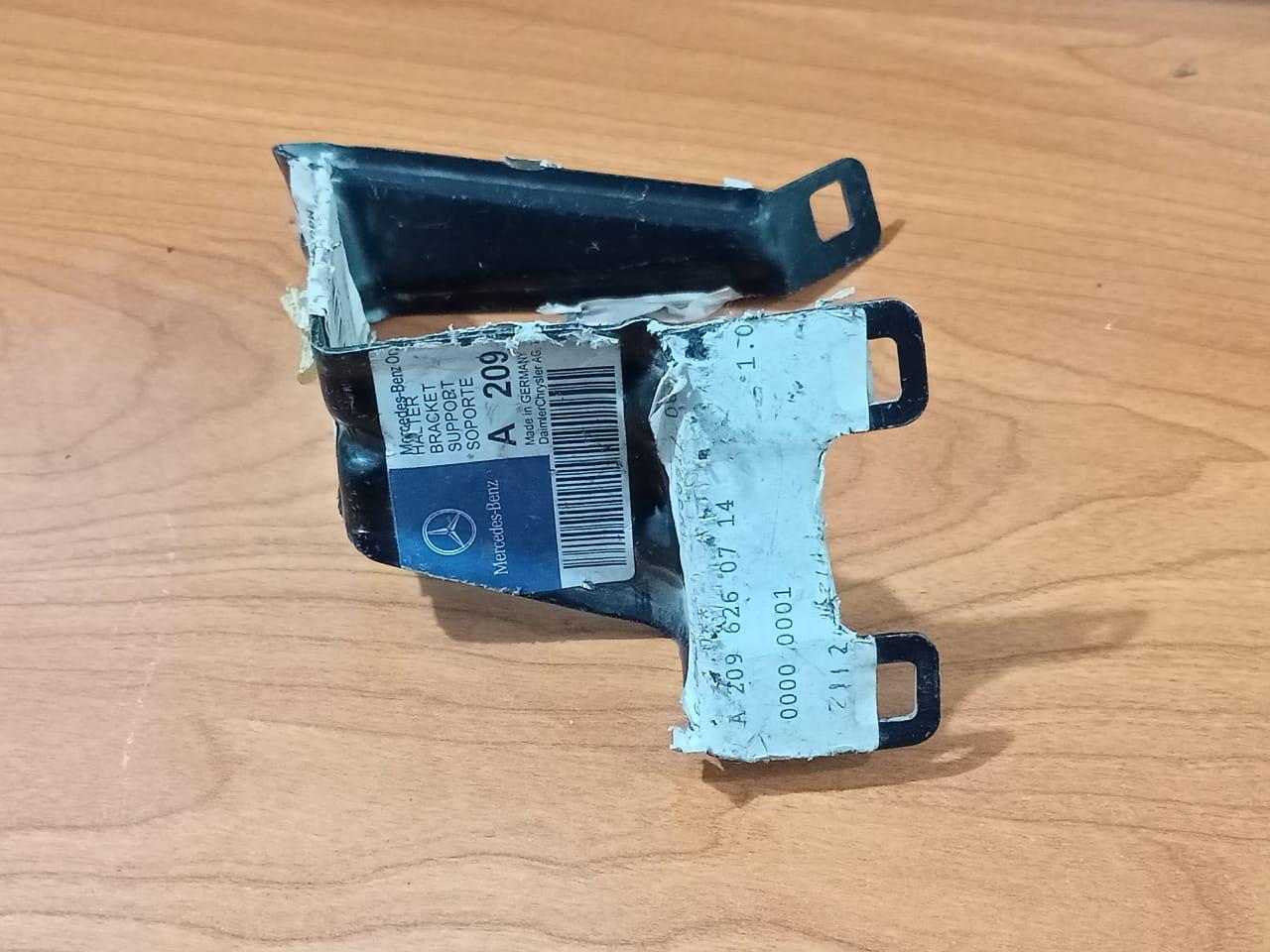 MERCEDES BENZ W209 CLK Left Front Bumper Bracket A2096260714