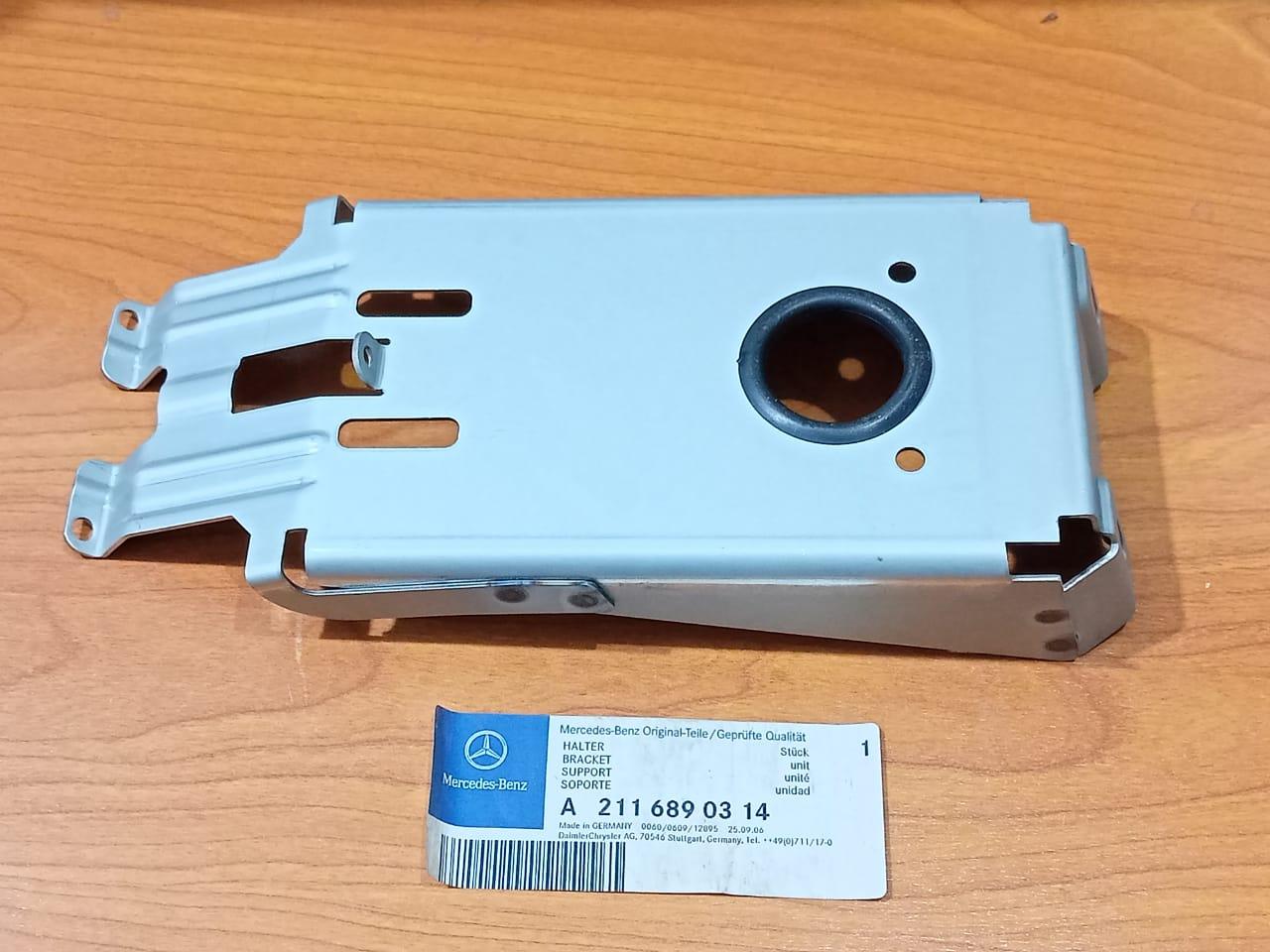 MERCEDES BENZ  A 2116890314 BRACKET