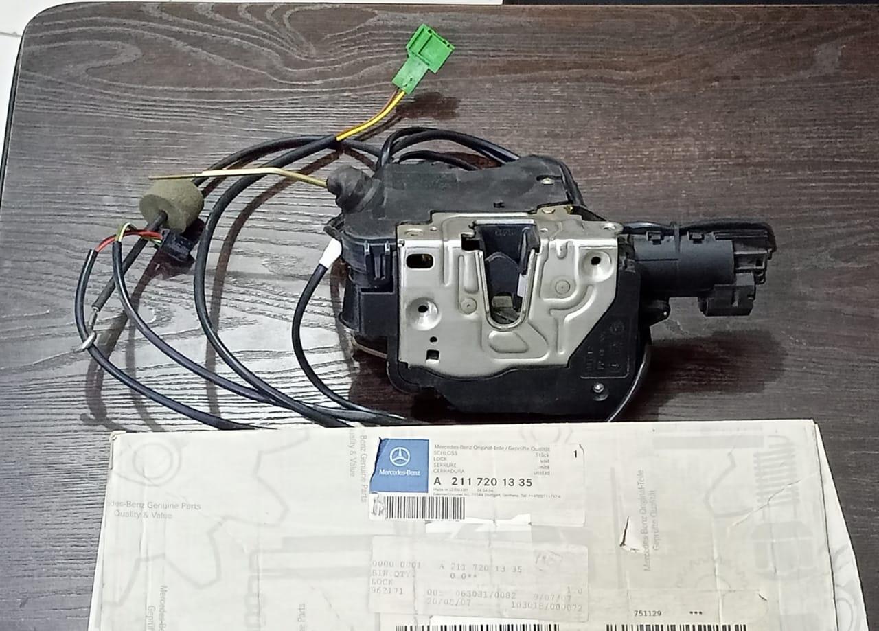 Genuine MERCEDES W211 Lock A2117201335