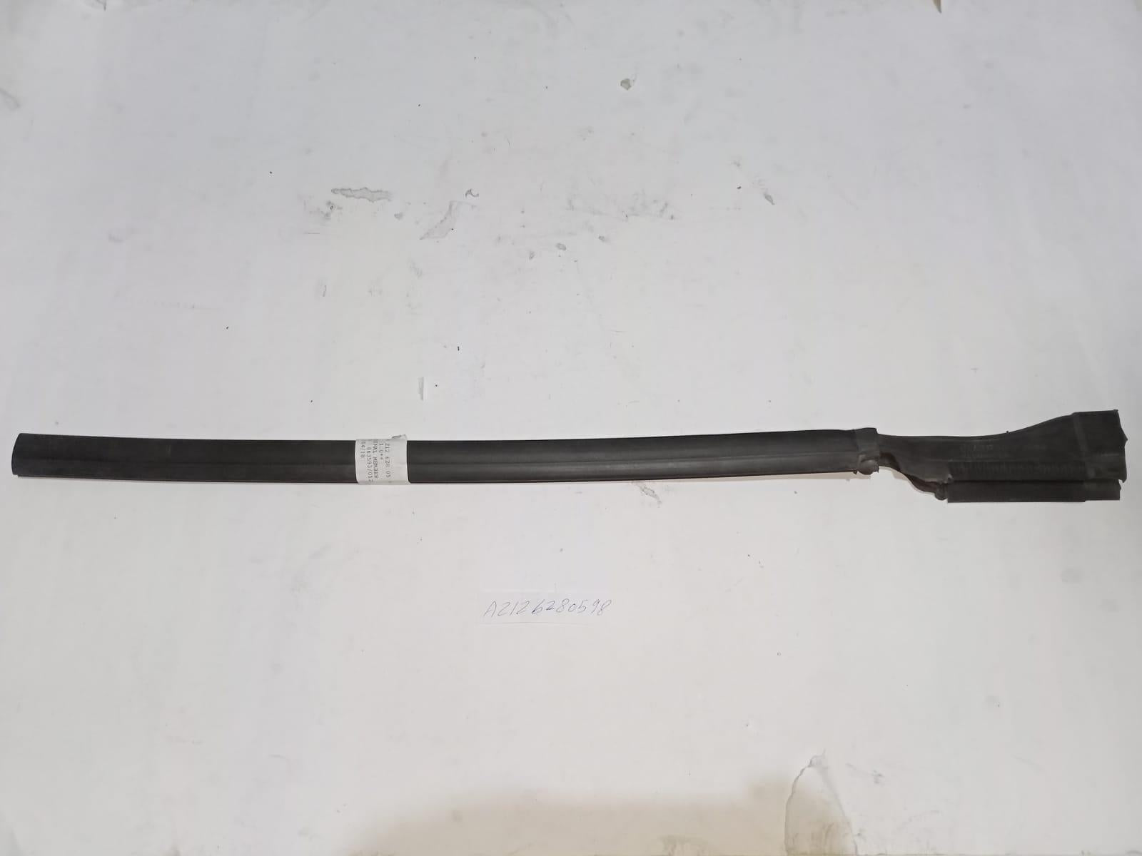 Mercedes-Benz W212 E550 Side Seal 2126280598