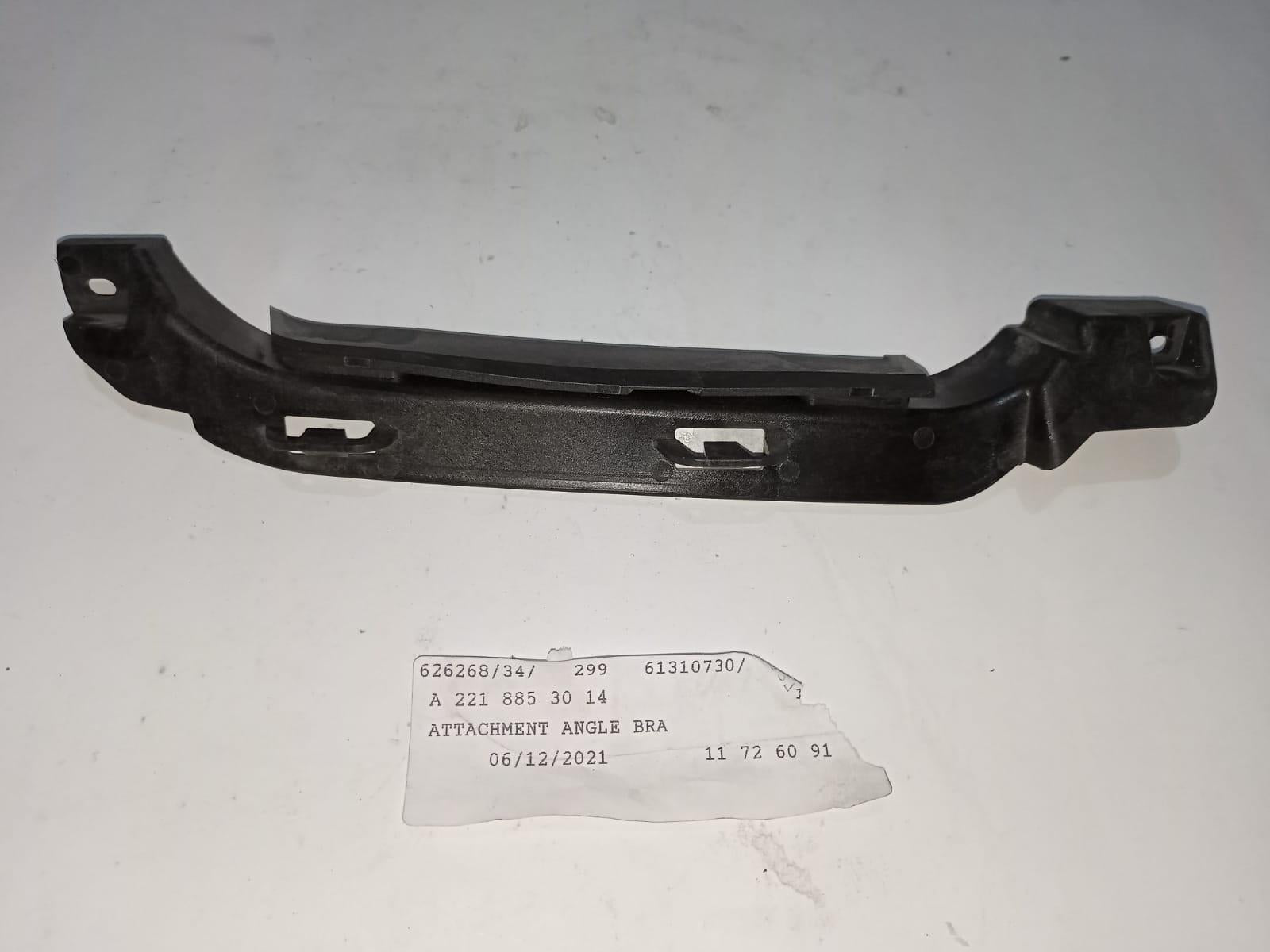 Mercedes-Benz W221 S550 S400 Attachment Angle Bracket 2218853014