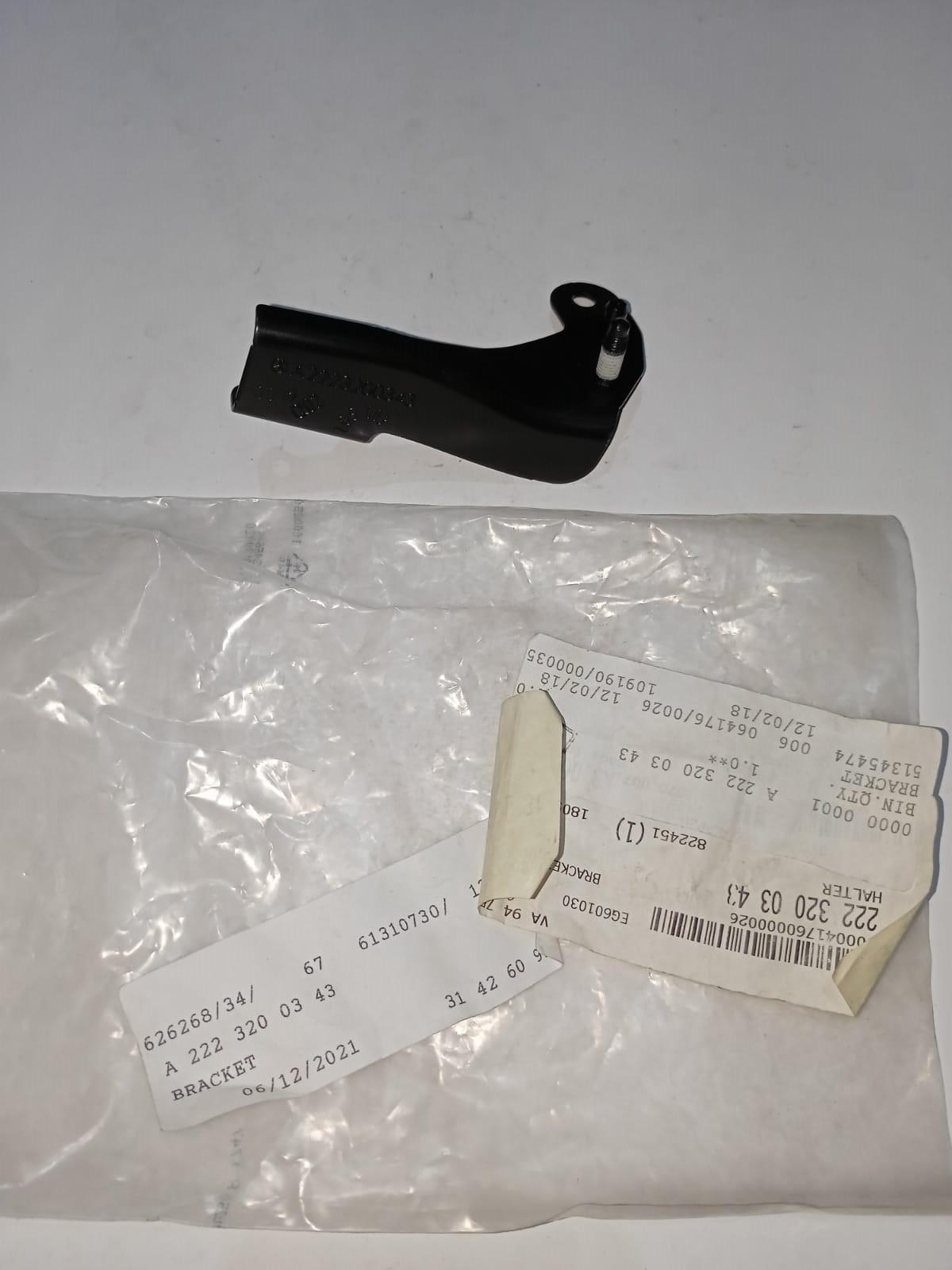 Mercedes-Benz W222 Level Sensor Bracket 2223200343