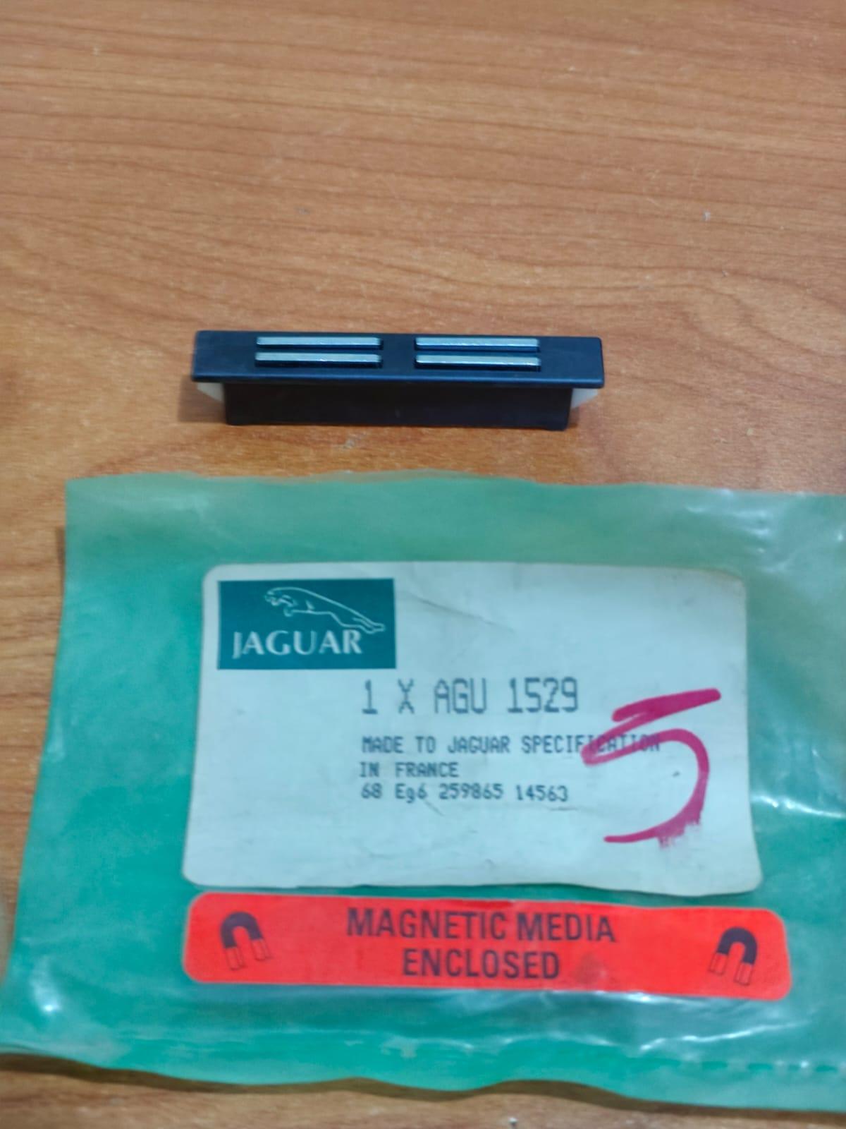 JAGUAR AGU1529 XJ6 XJS 1982-1994 Glove Box Console Door Catch Magnet Retainer