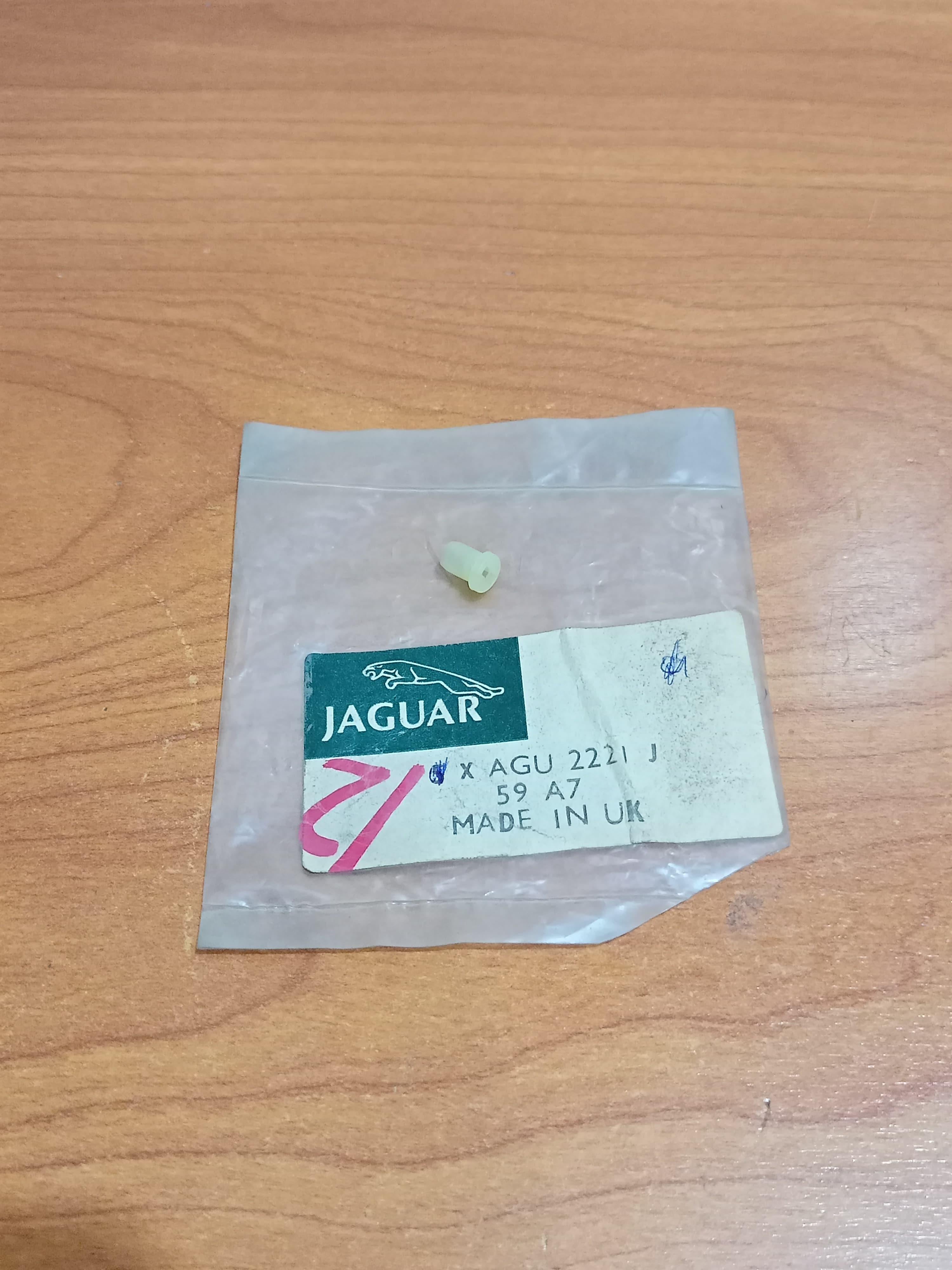 JAGUAR AGU2221J XJ6 XJ12 1987-1994 Door Trim Panel Arrow Head Clip Fastener