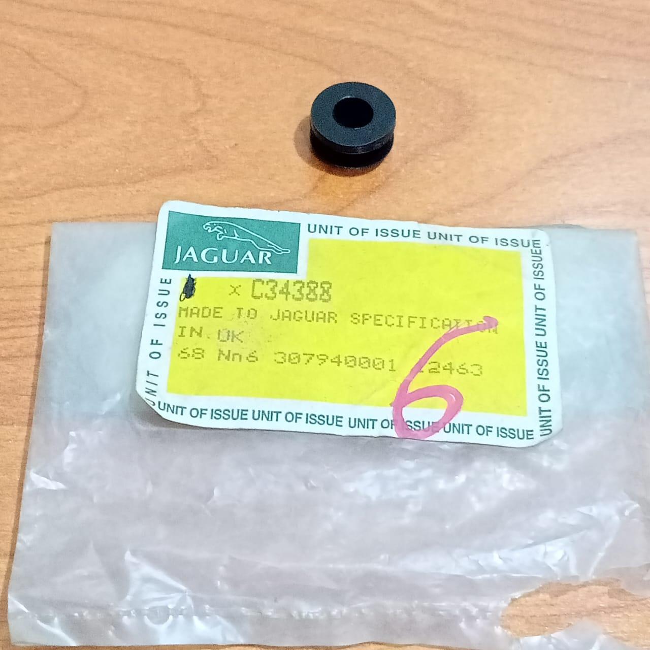 JAGUAR C34388 XJ6 XJS Daimler Front Suspension Upper Control Arm Rubber Bush