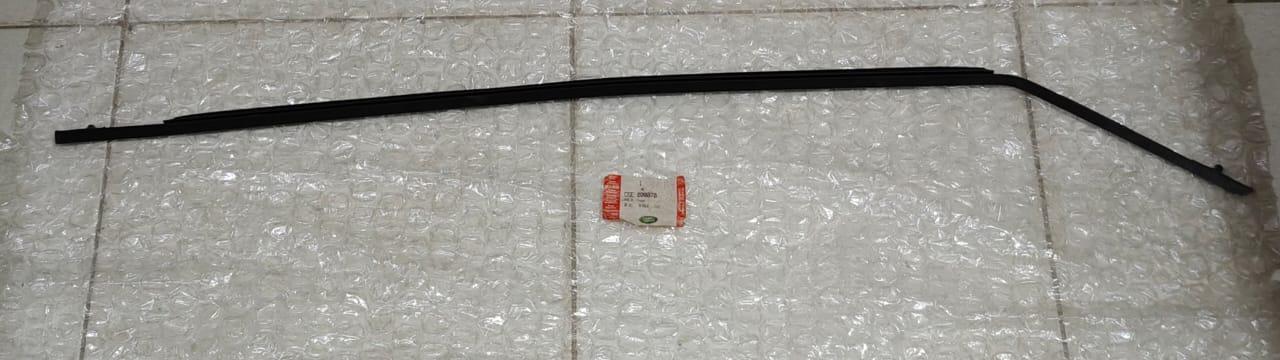 Land Rover Door Belt Weatherstrip CGE000870 Range Rover 2006-2012