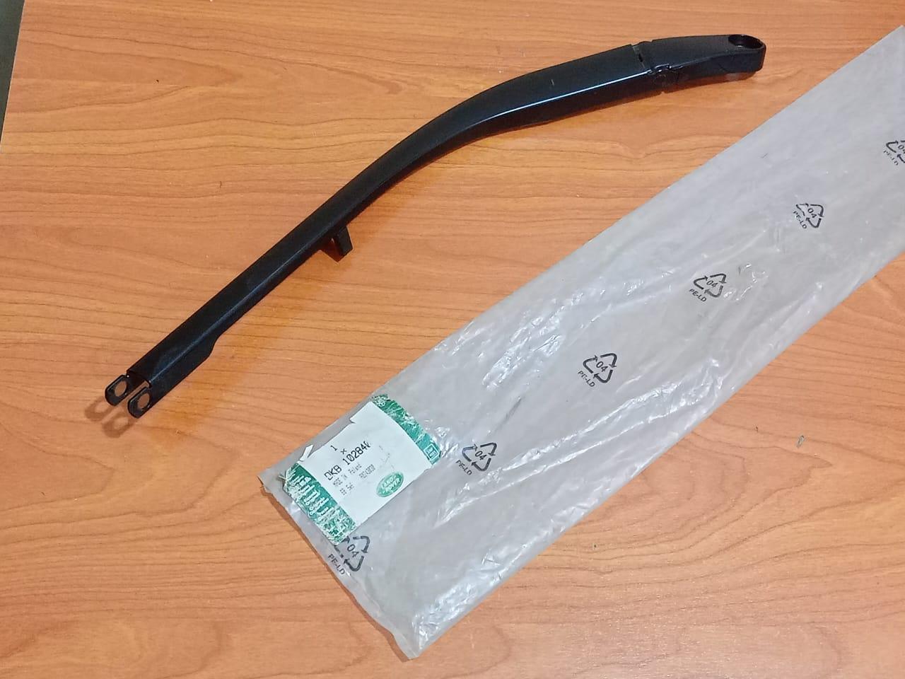 Land Rover Windscreen Wiper Arm Assembly DKB102840 Defender Discovery