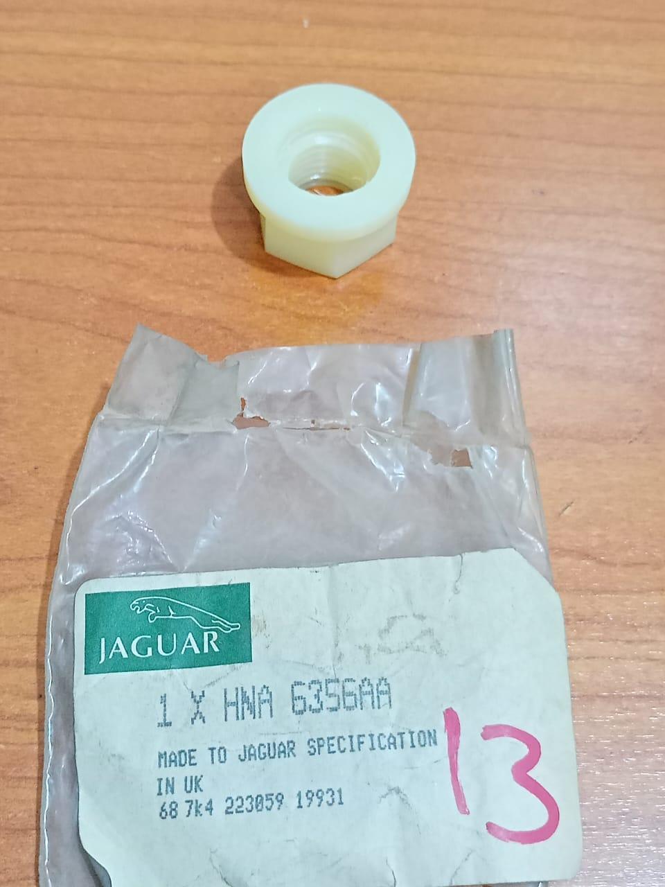 JAGUAR HNA6356AA XJ8 XJR X308 1998-2003 Rear License Plate Bracket Plastic Nut