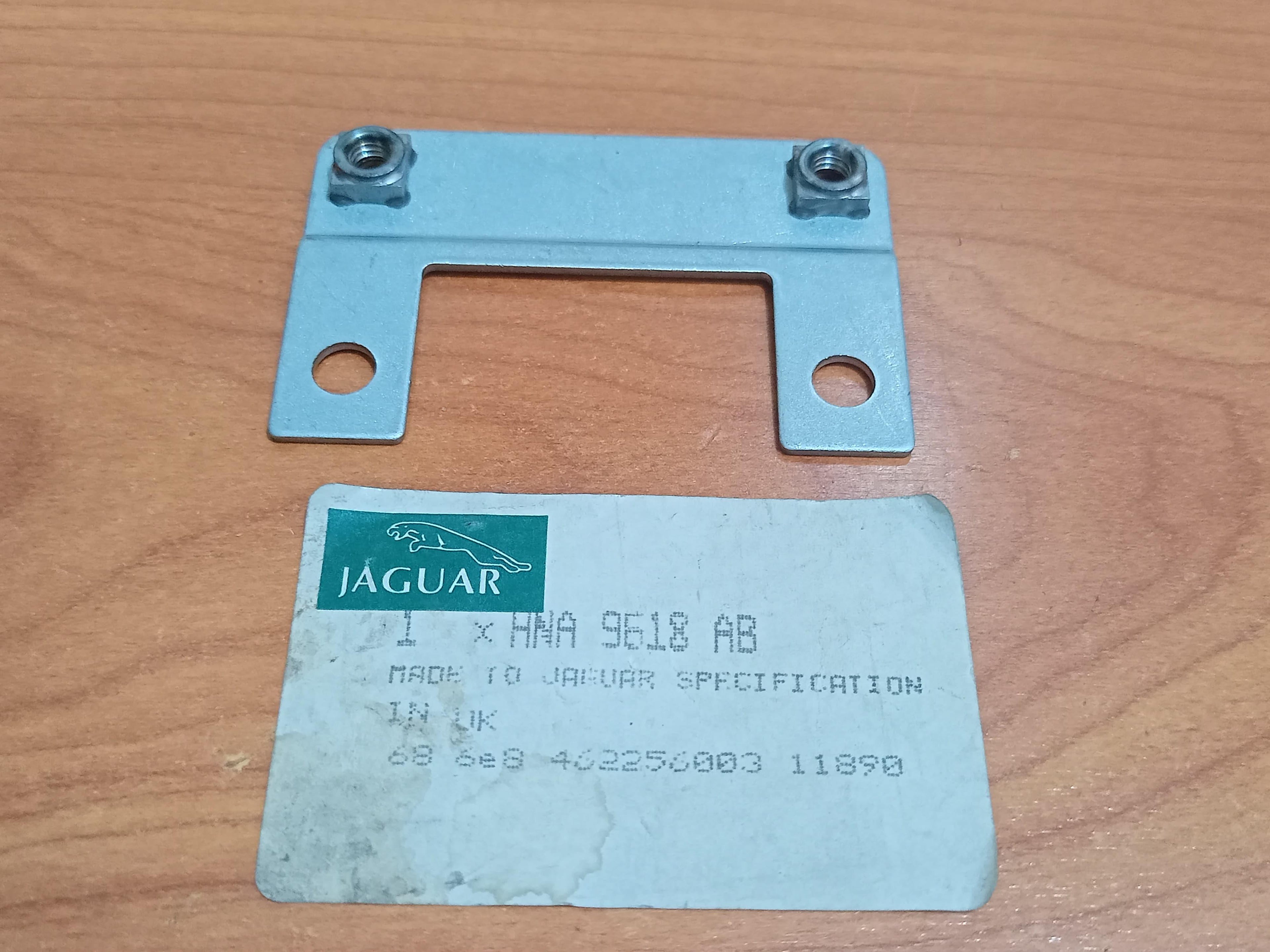 JAGUAR HNA9618AB XJ6 XJ8 XJR X300 OBD2 Diagnostic Port Connector Mount Bracket
